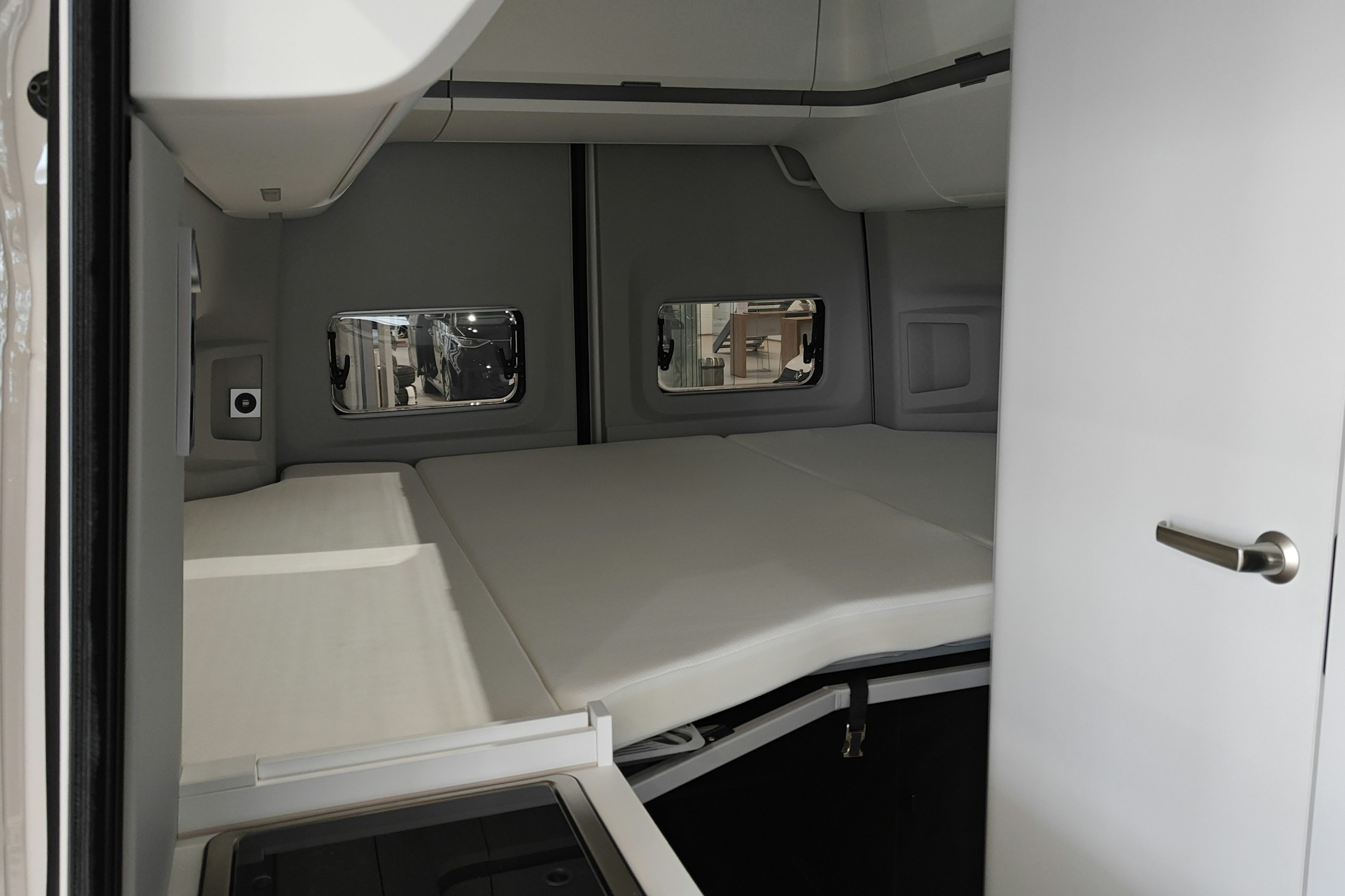 valkoinen Volkswagen Crafter 2026 kuva 28.