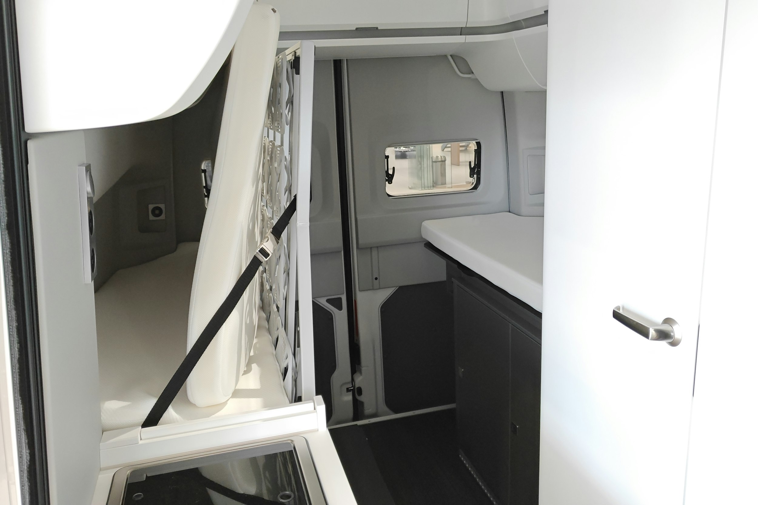 valkoinen Volkswagen Crafter 2026 kuva 30.