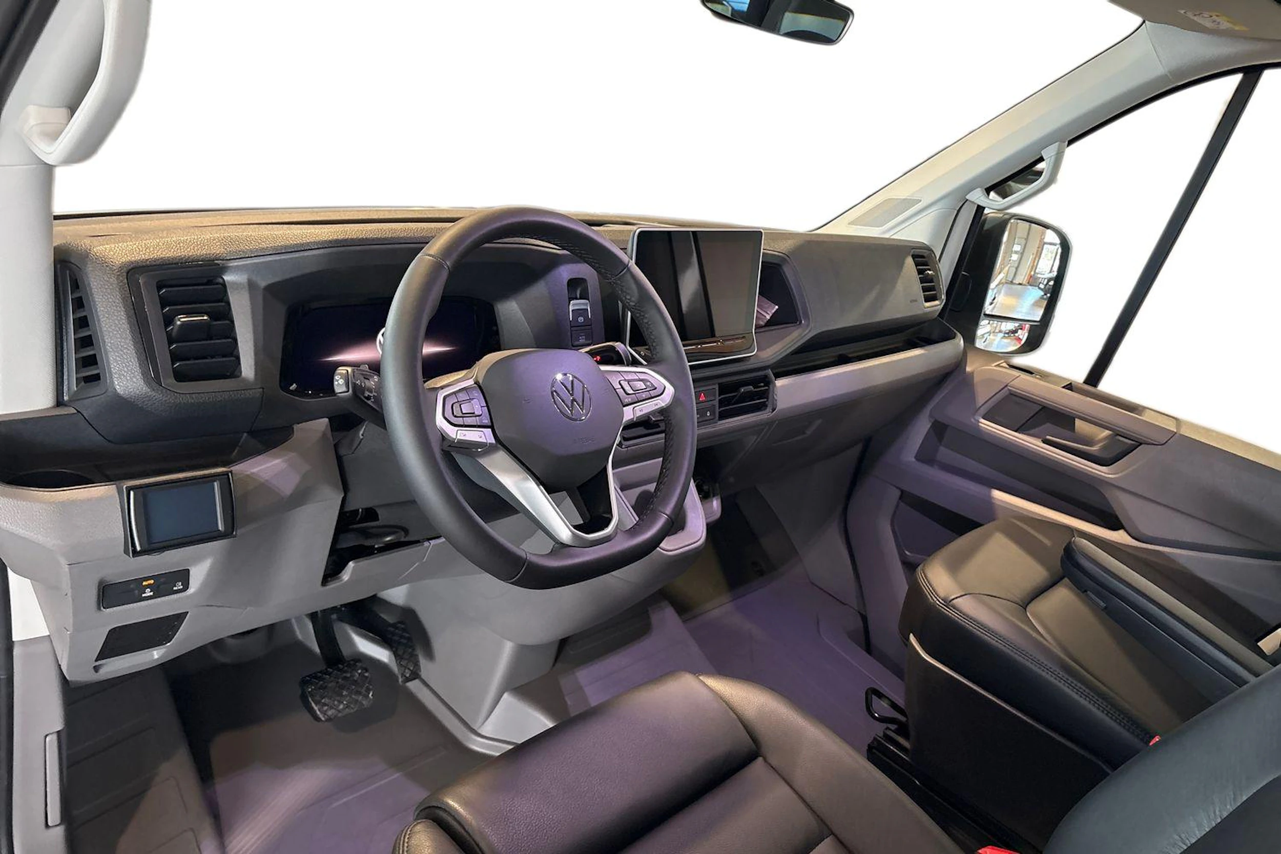 valkoinen Volkswagen Crafter 2026 kuva 22.