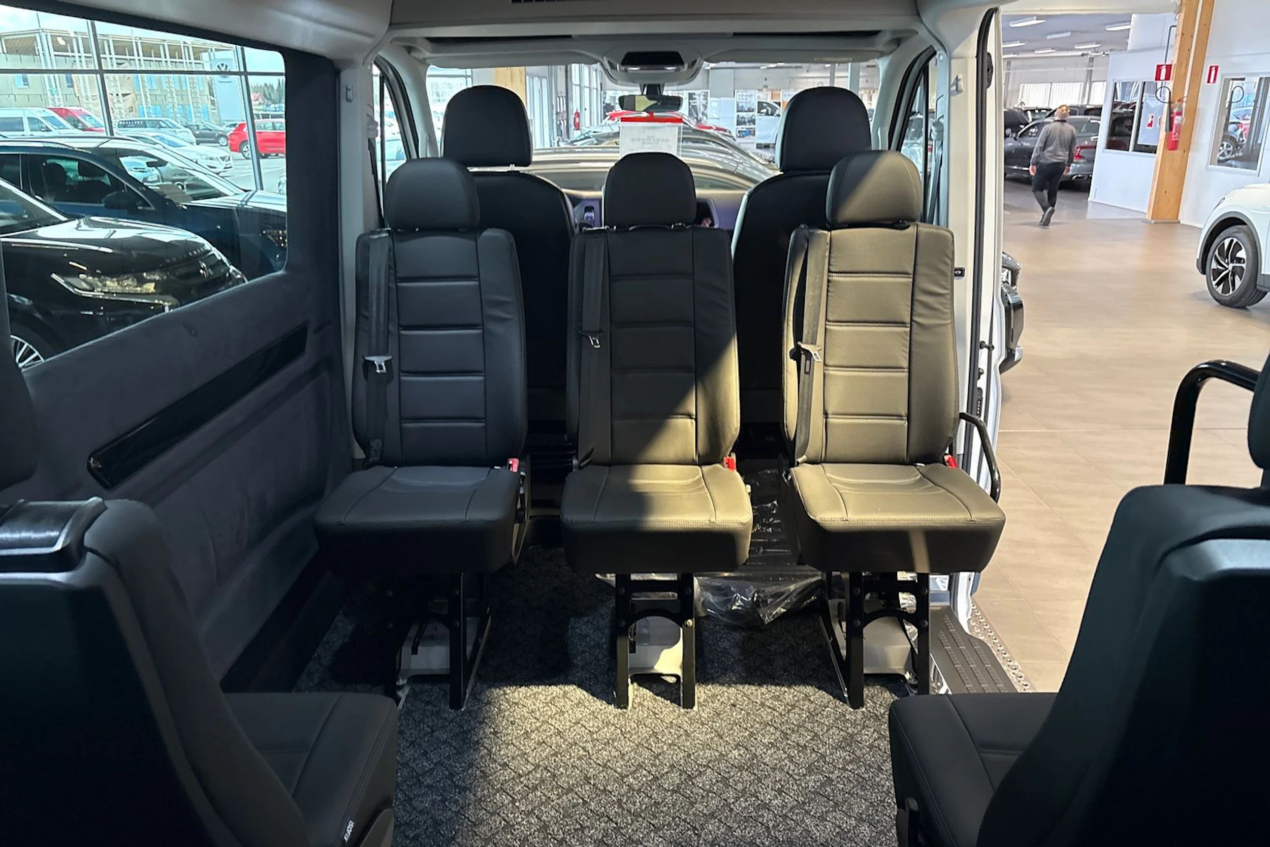 valkoinen Volkswagen Crafter 2026 kuva 30.