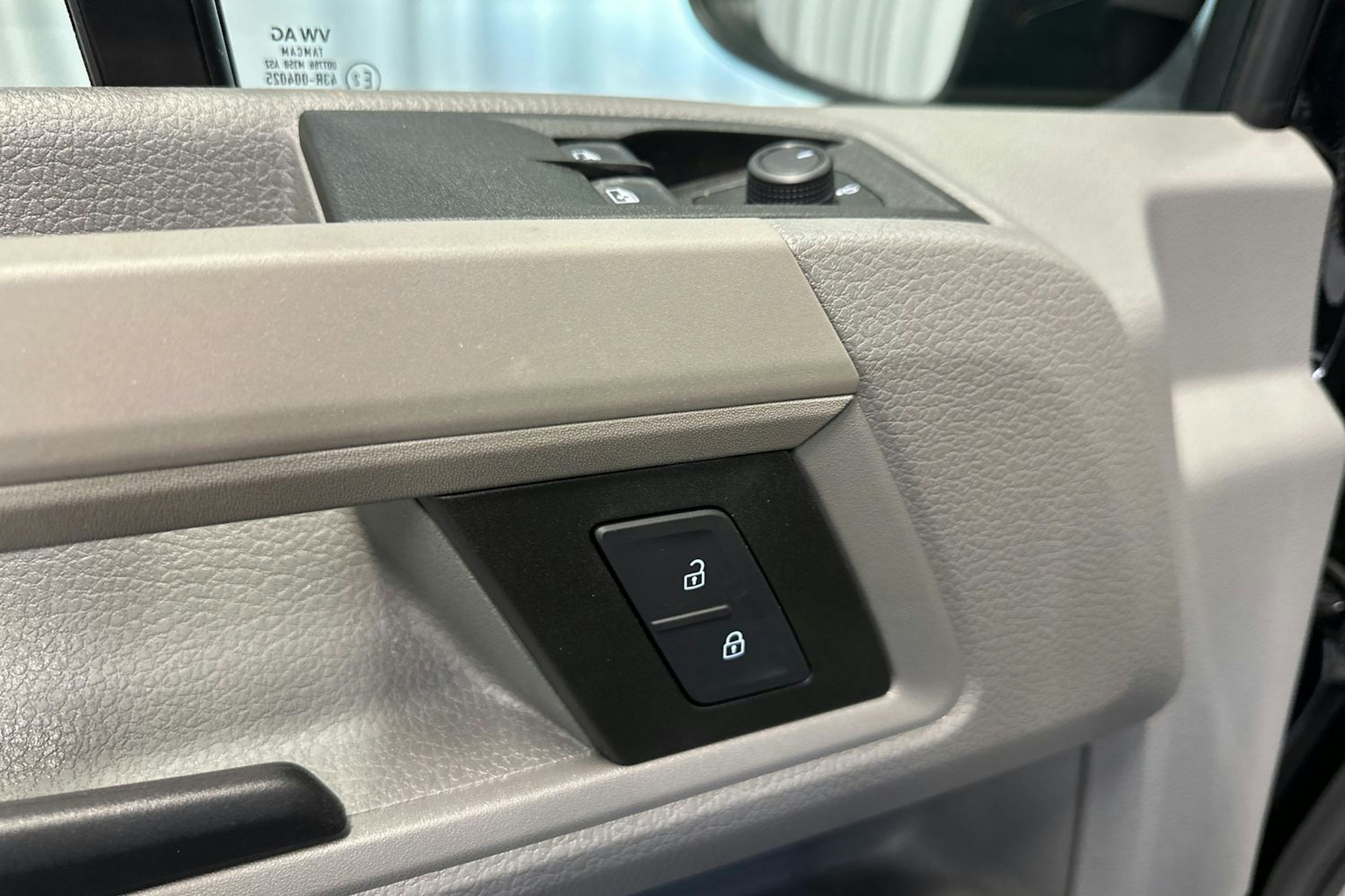 musta Volkswagen Crafter 2026 kuva 16.