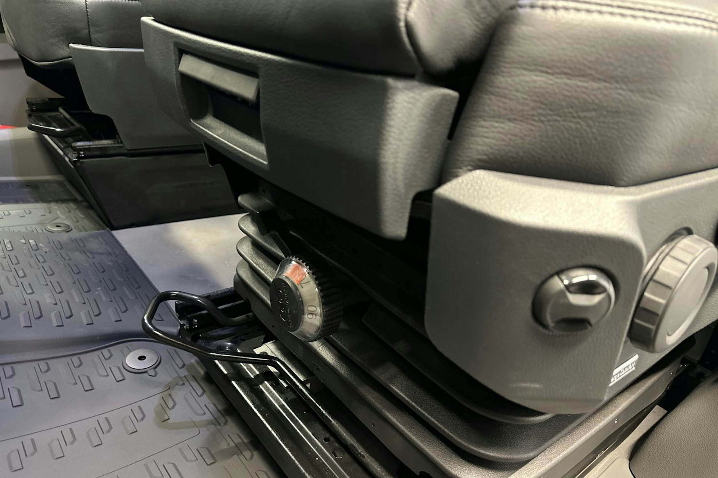 musta Volkswagen Crafter 2026 kuva 20.