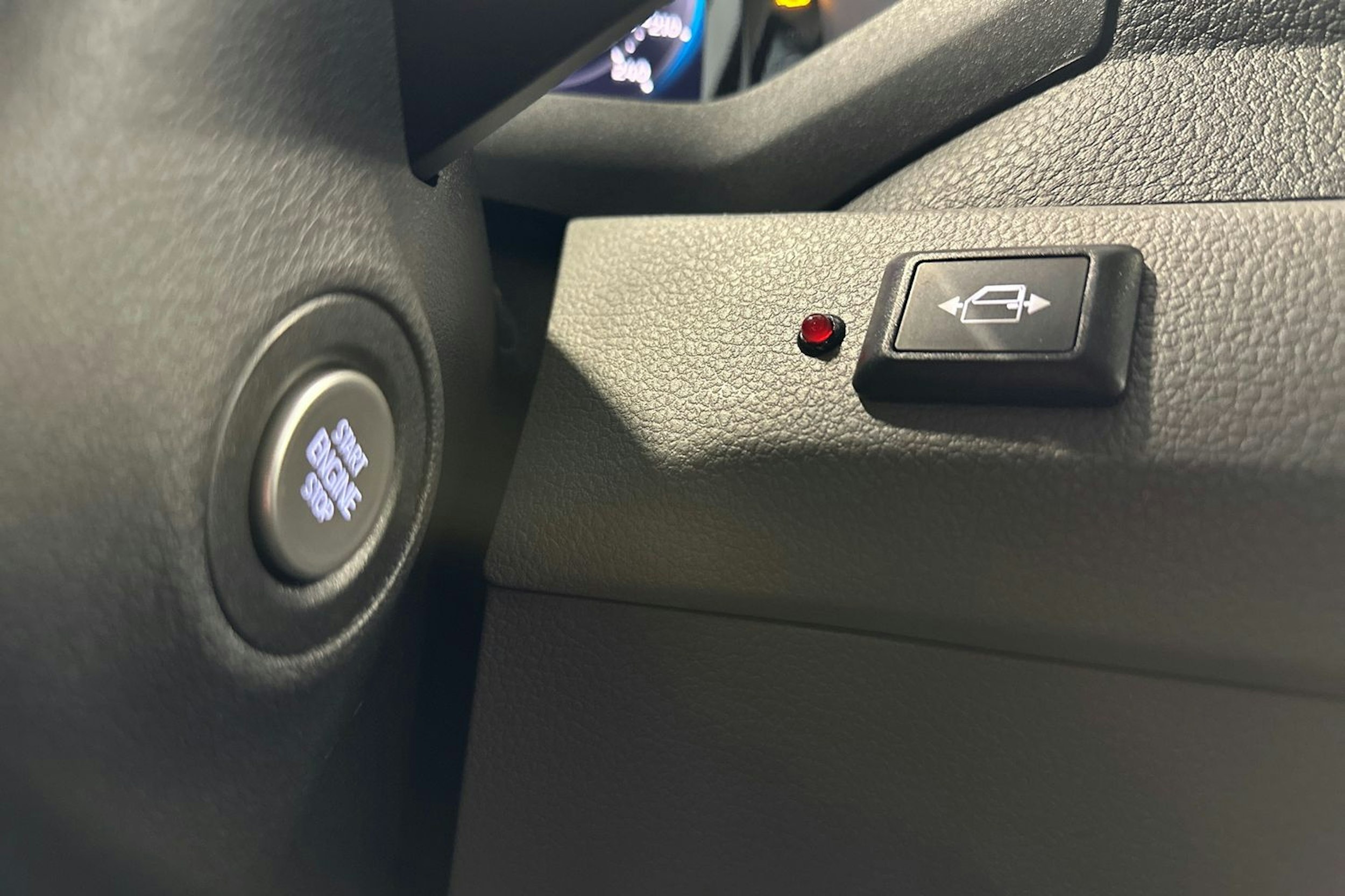 musta Volkswagen Crafter 2026 kuva 25.