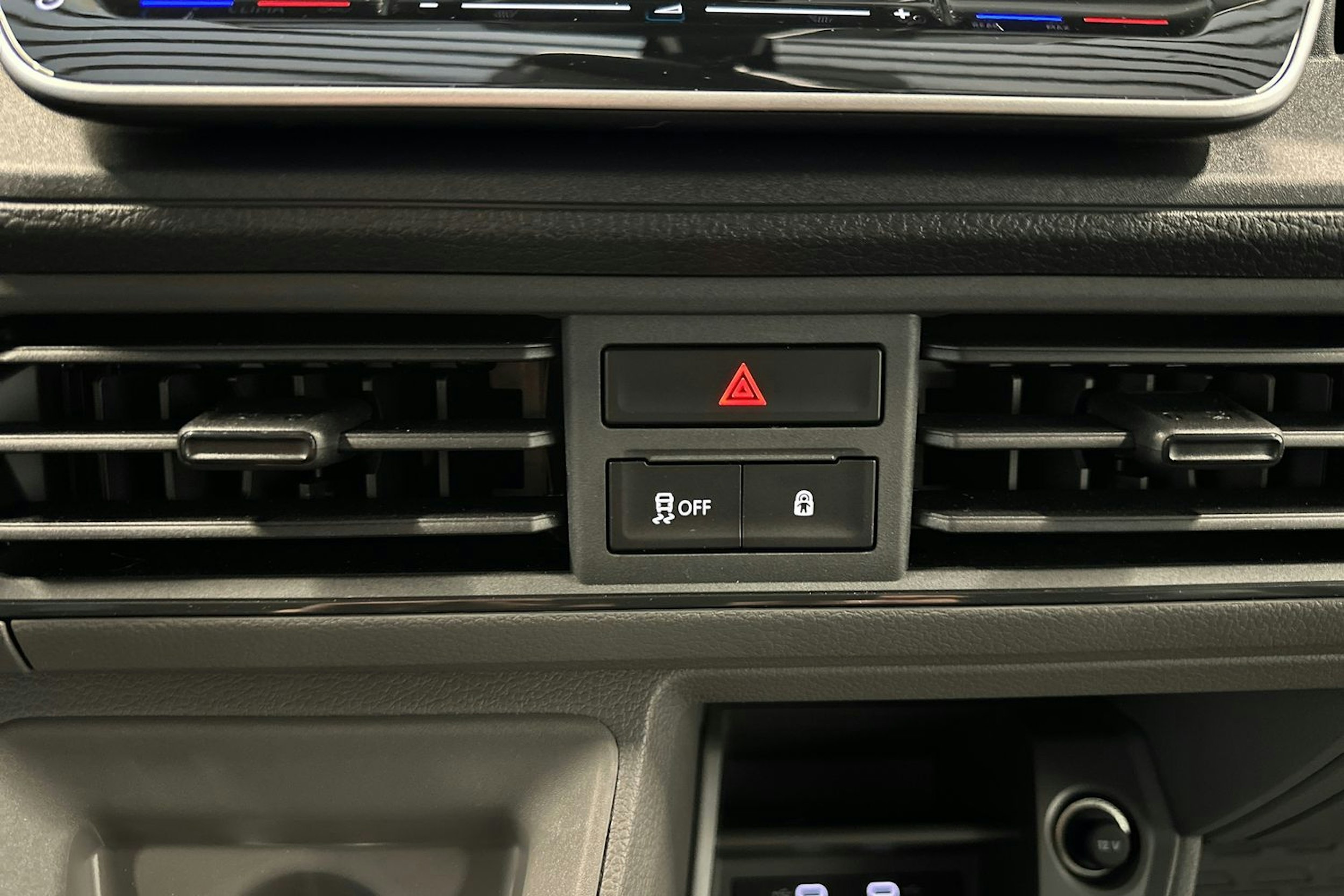 musta Volkswagen Crafter 2026 kuva 30.