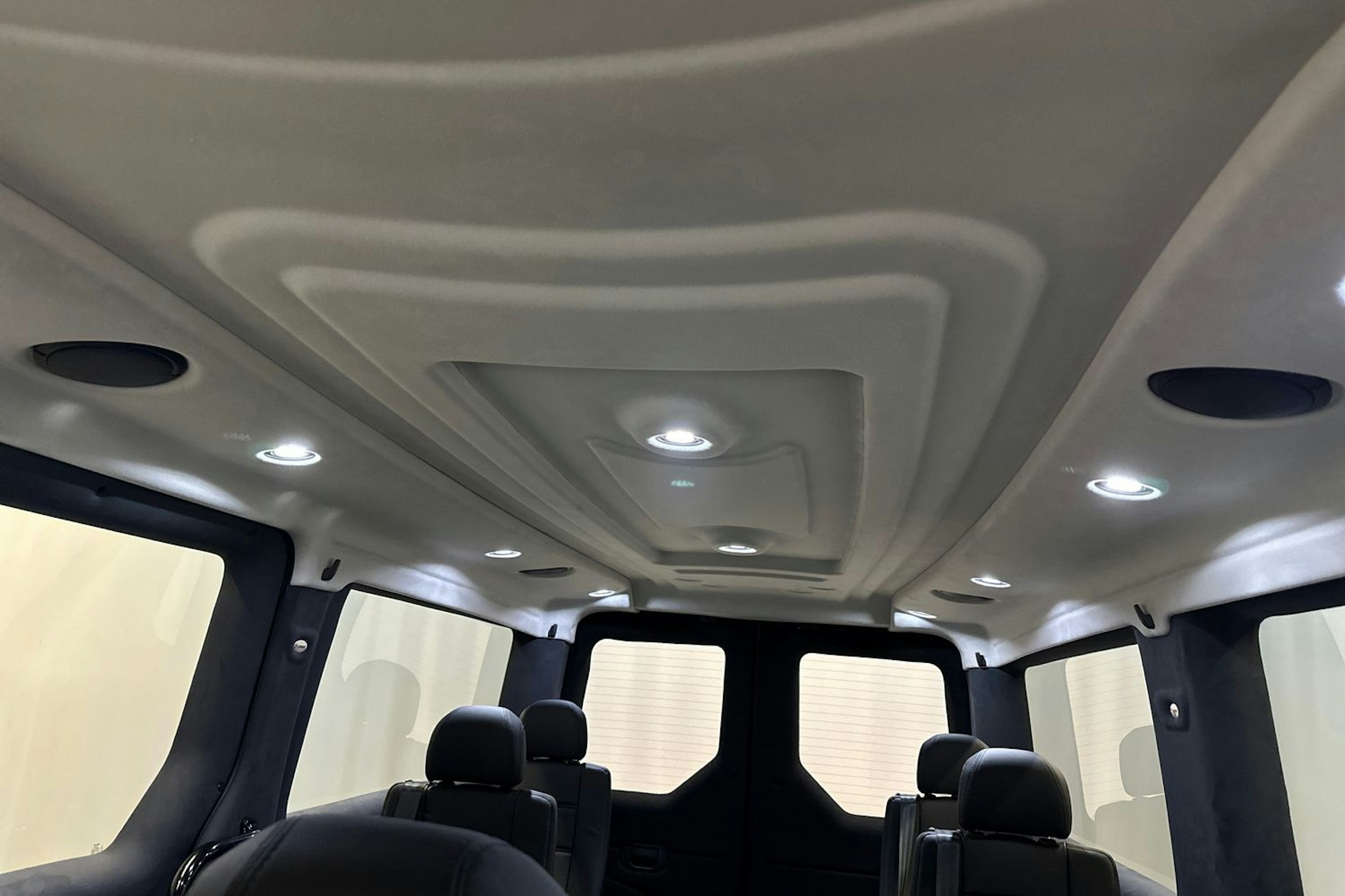 musta Volkswagen Crafter 2026 kuva 35.