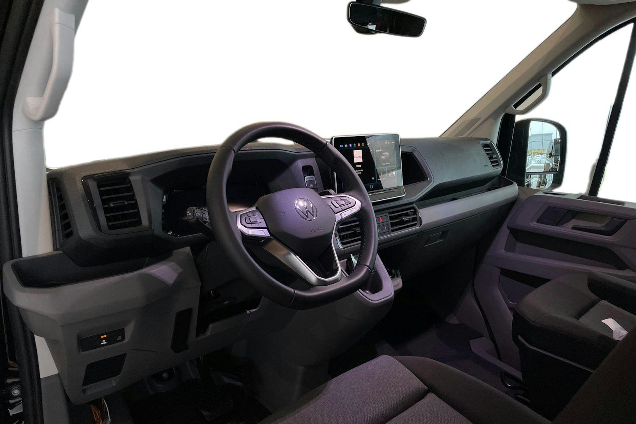 musta Volkswagen Crafter 2026 kuva 8.