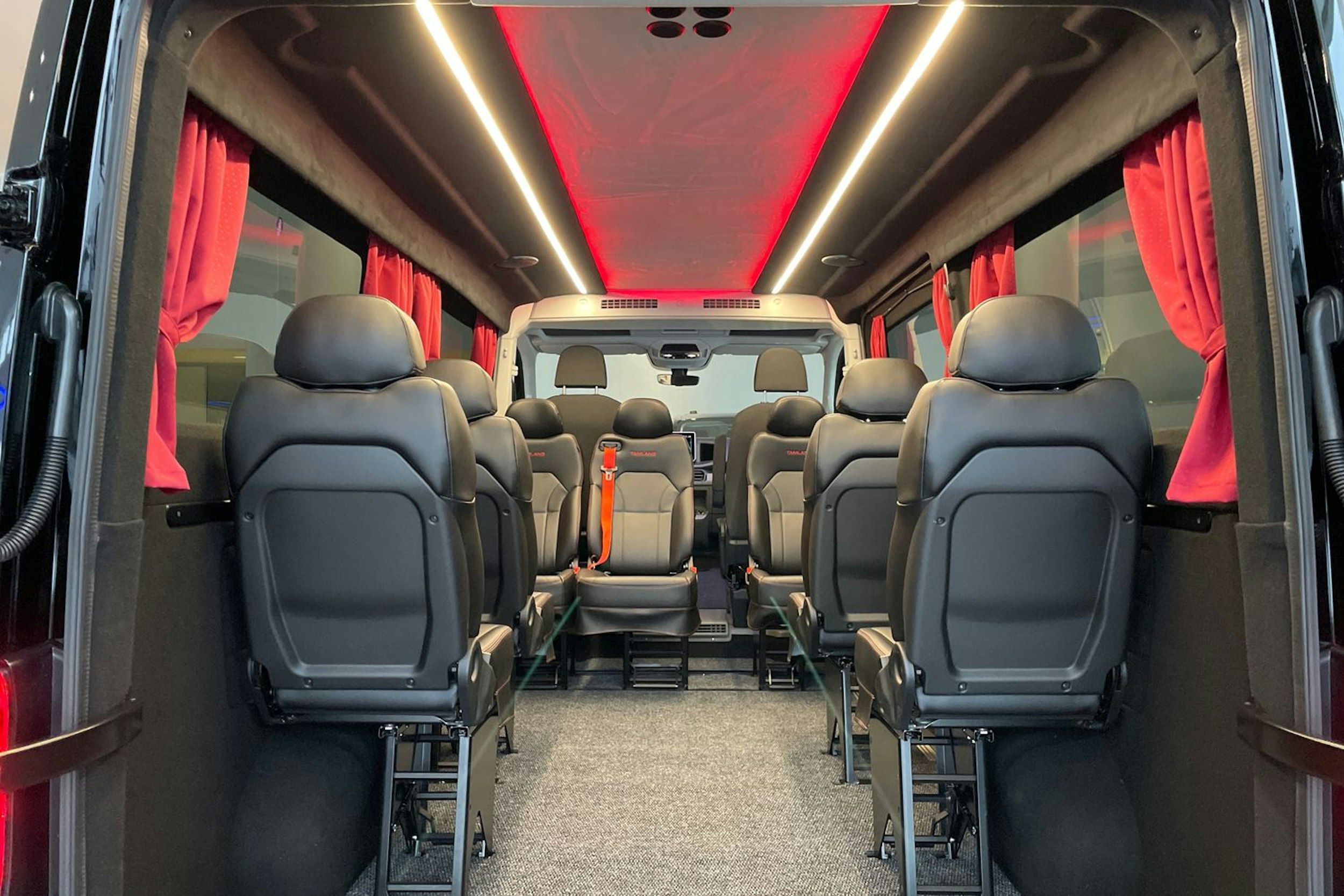 musta Volkswagen Crafter 2026 kuva 15.