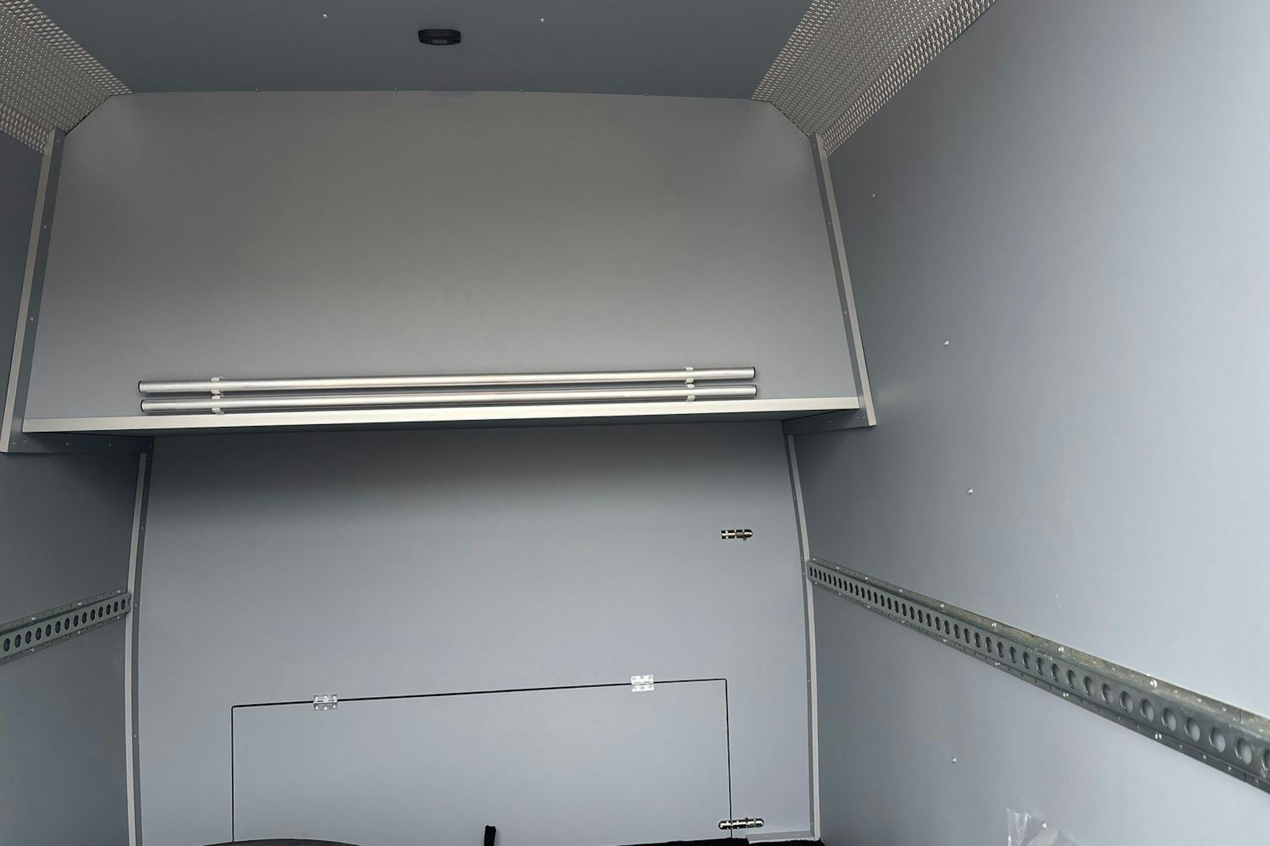 met. harmaa Volkswagen Crafter 2026 kuva 14.