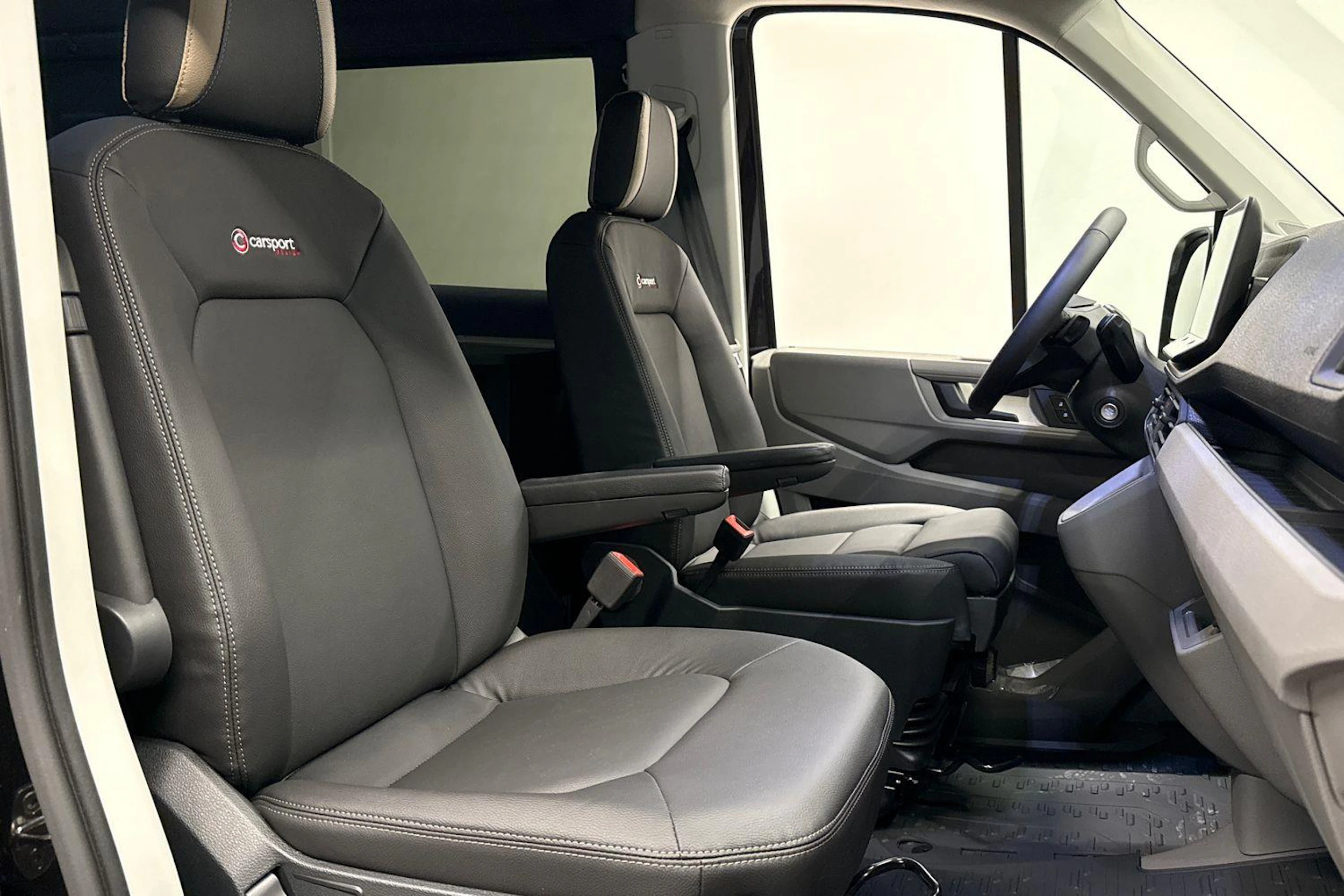 met. musta Volkswagen Crafter 2026 kuva 8.