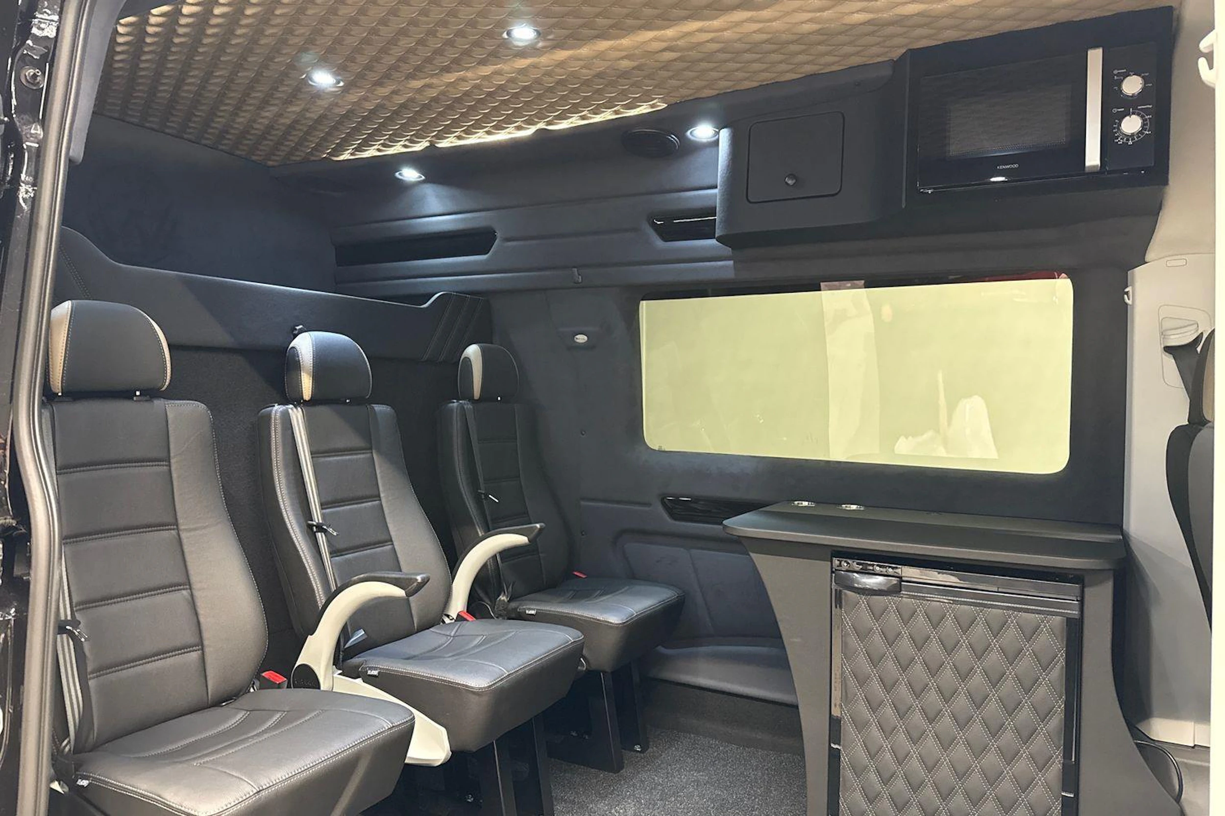 met. musta Volkswagen Crafter 2026 kuva 10.