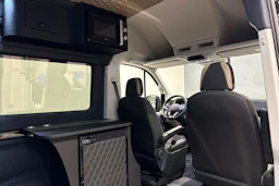 met. musta Volkswagen Crafter 2026 kuva 11.