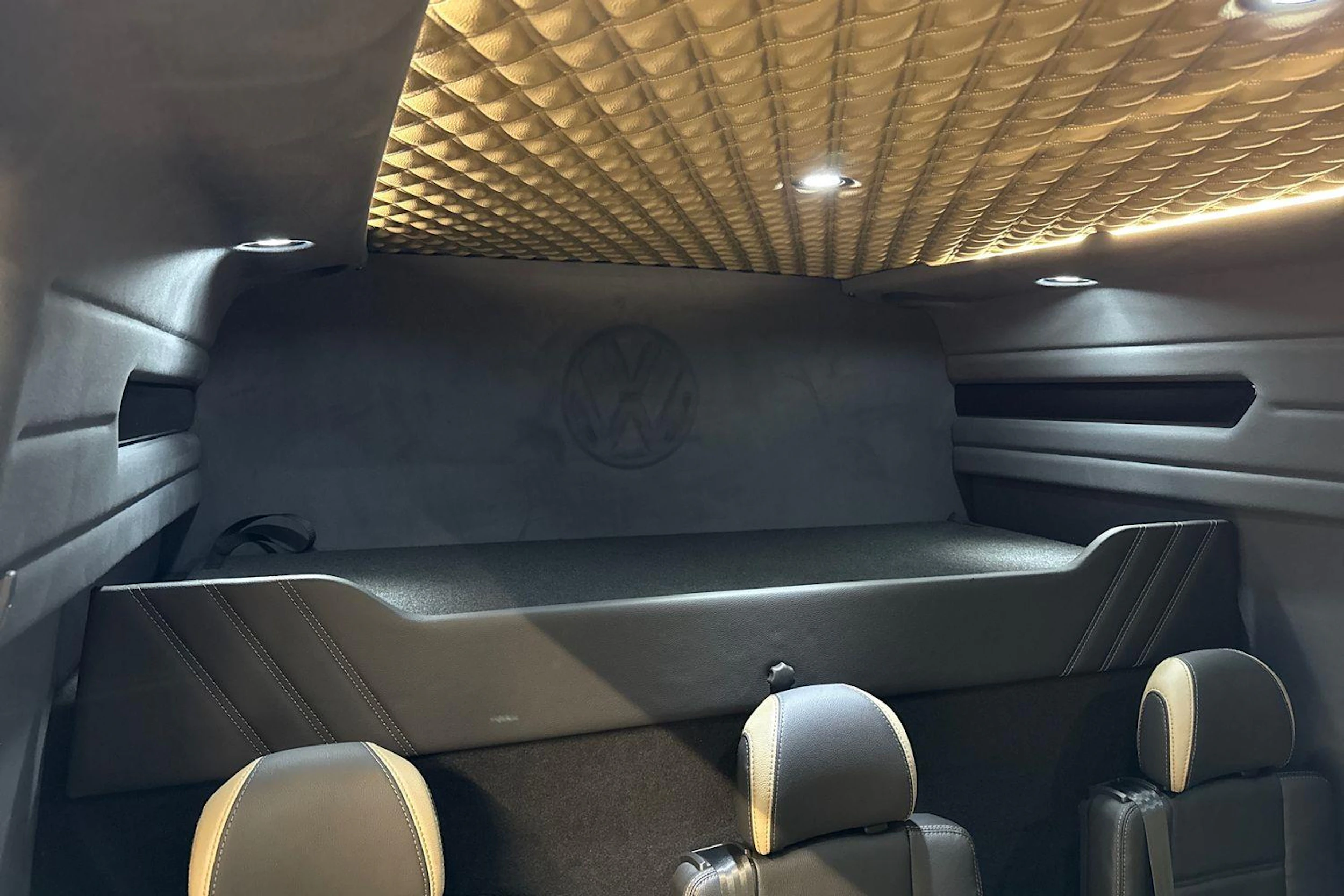 met. musta Volkswagen Crafter 2026 kuva 12.