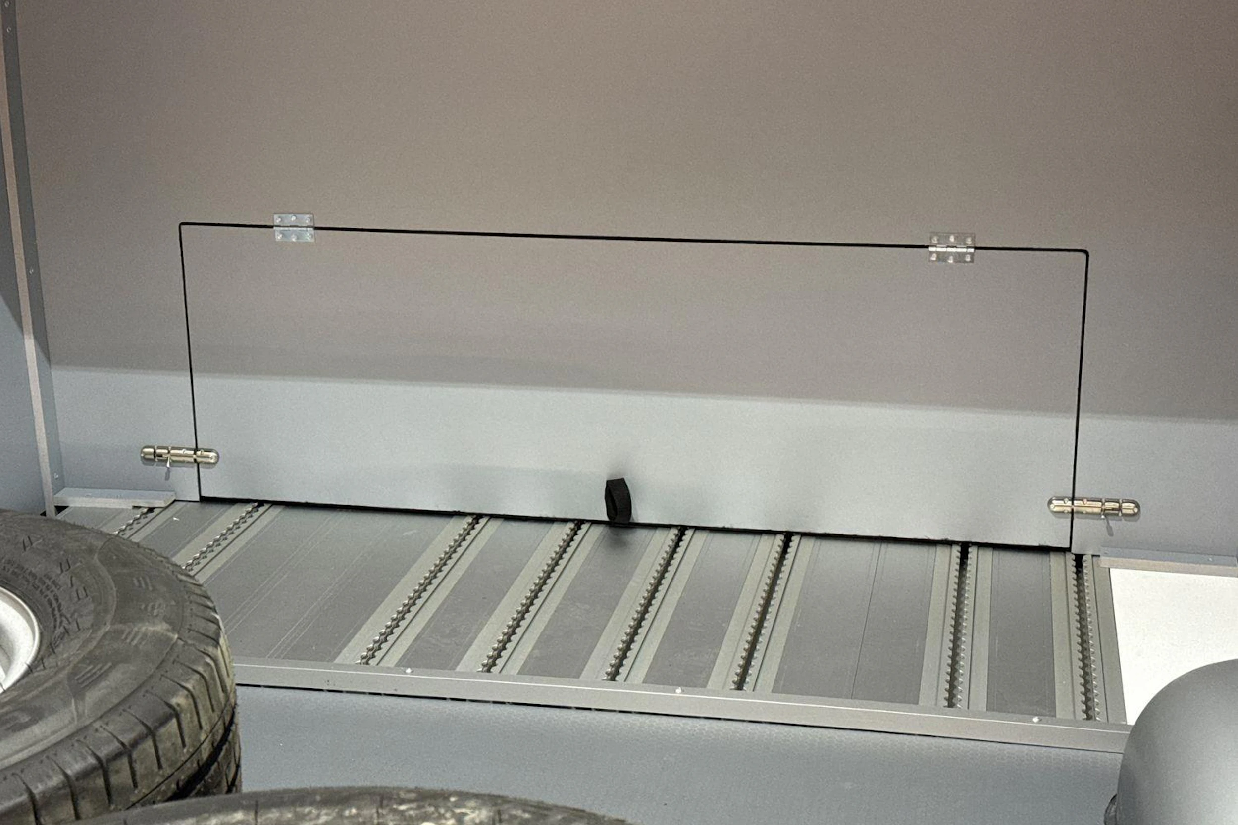 met. musta Volkswagen Crafter 2026 kuva 15.