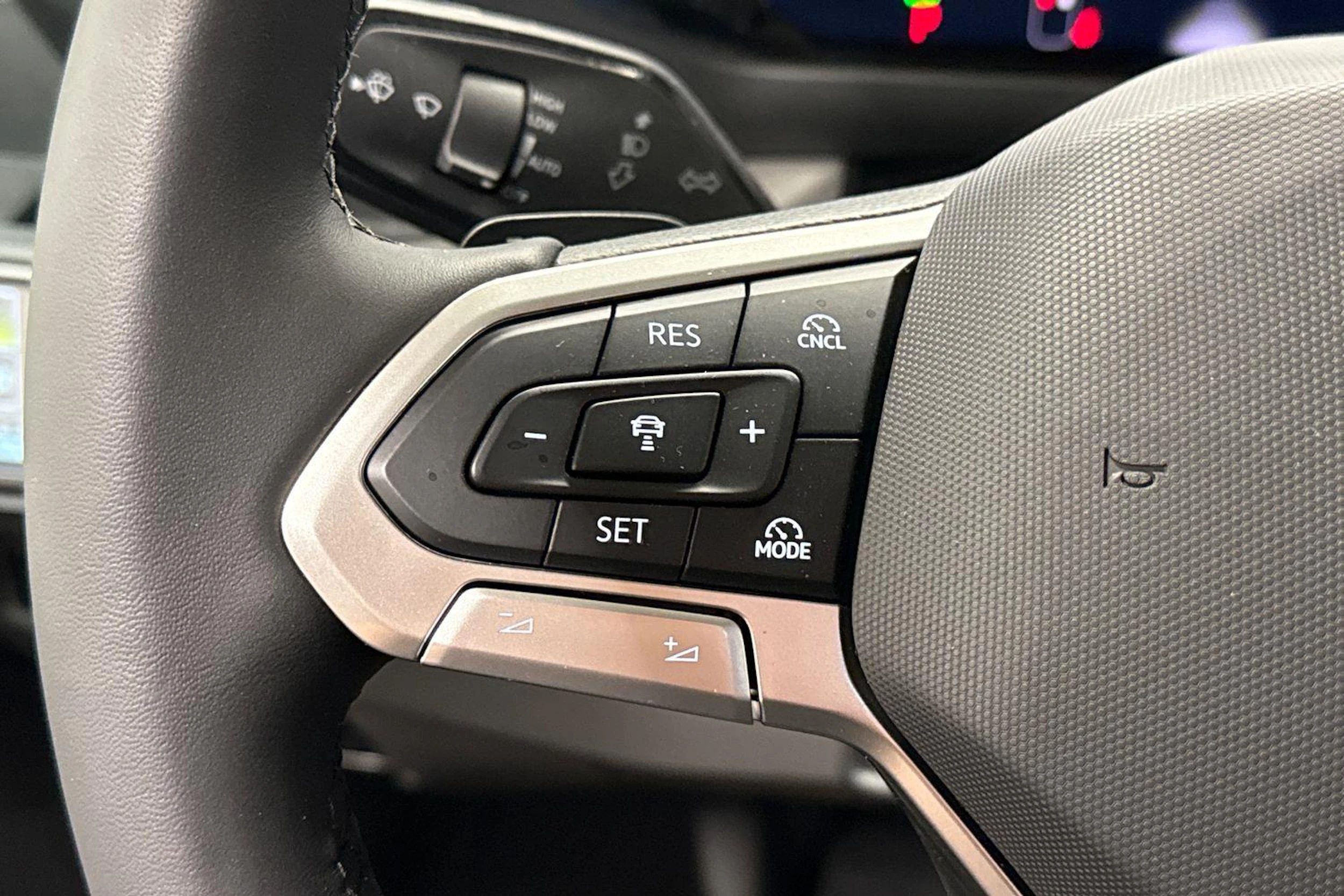 met. musta Volkswagen Crafter 2026 kuva 17.