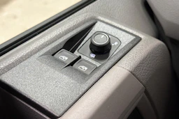 met. musta Volkswagen Crafter 2026 kuva 26.