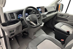 valkoinen Volkswagen Crafter 2026 kuva 8.