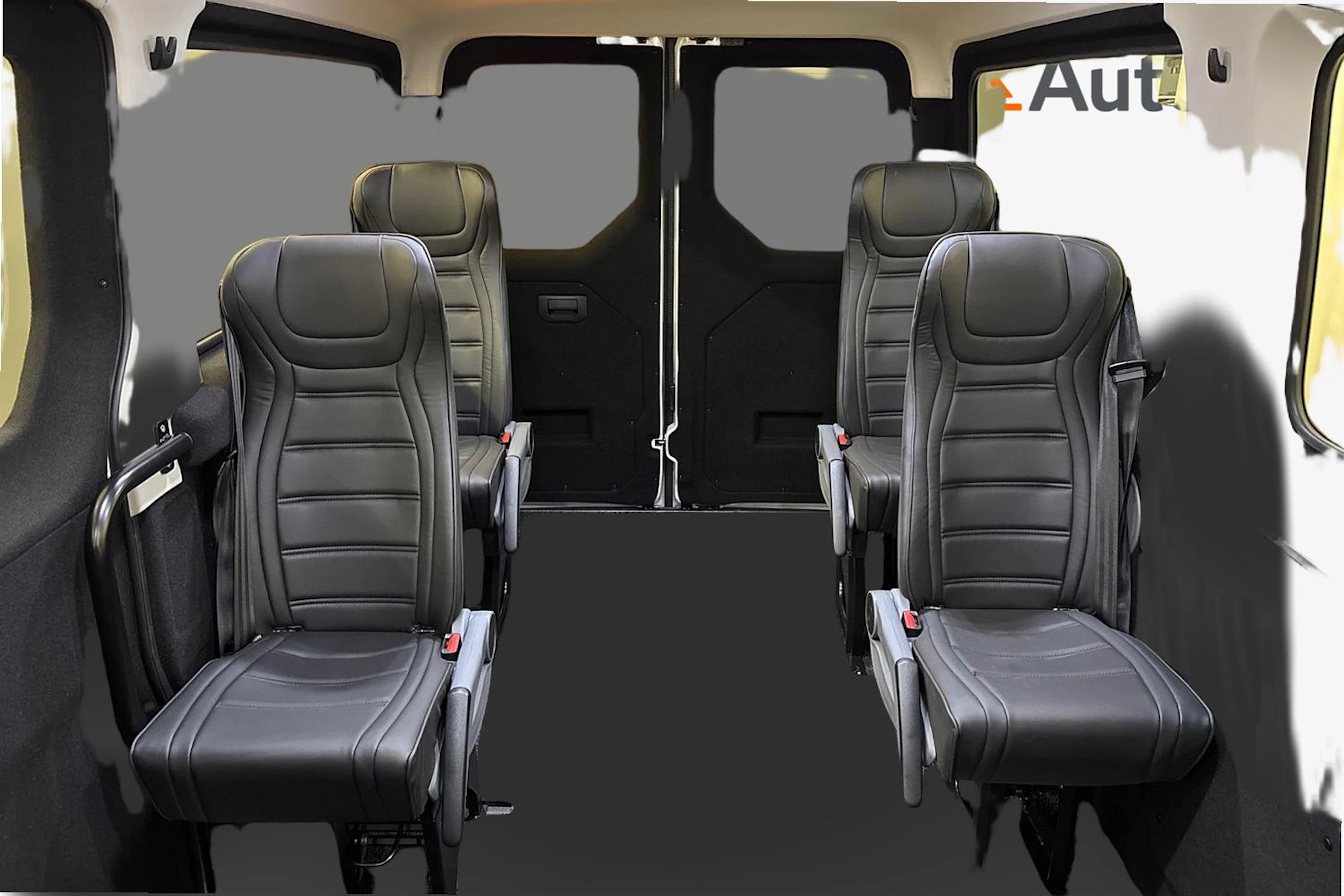 valkoinen Volkswagen Crafter 2026 kuva 12.