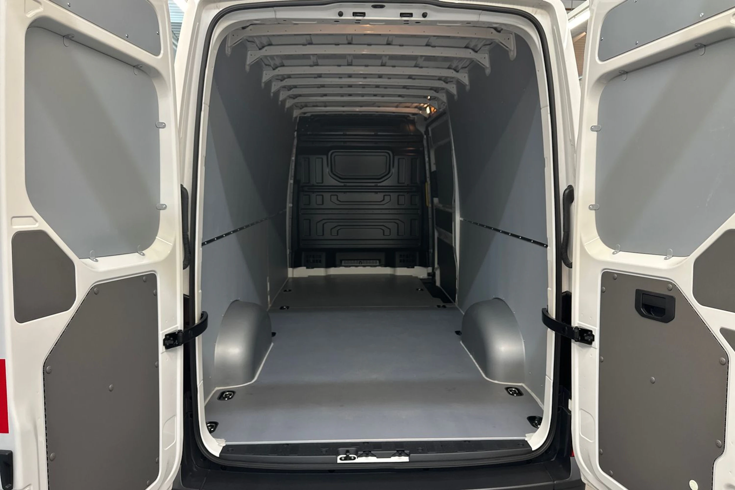 valkoinen Volkswagen Crafter 2026 kuva 10.