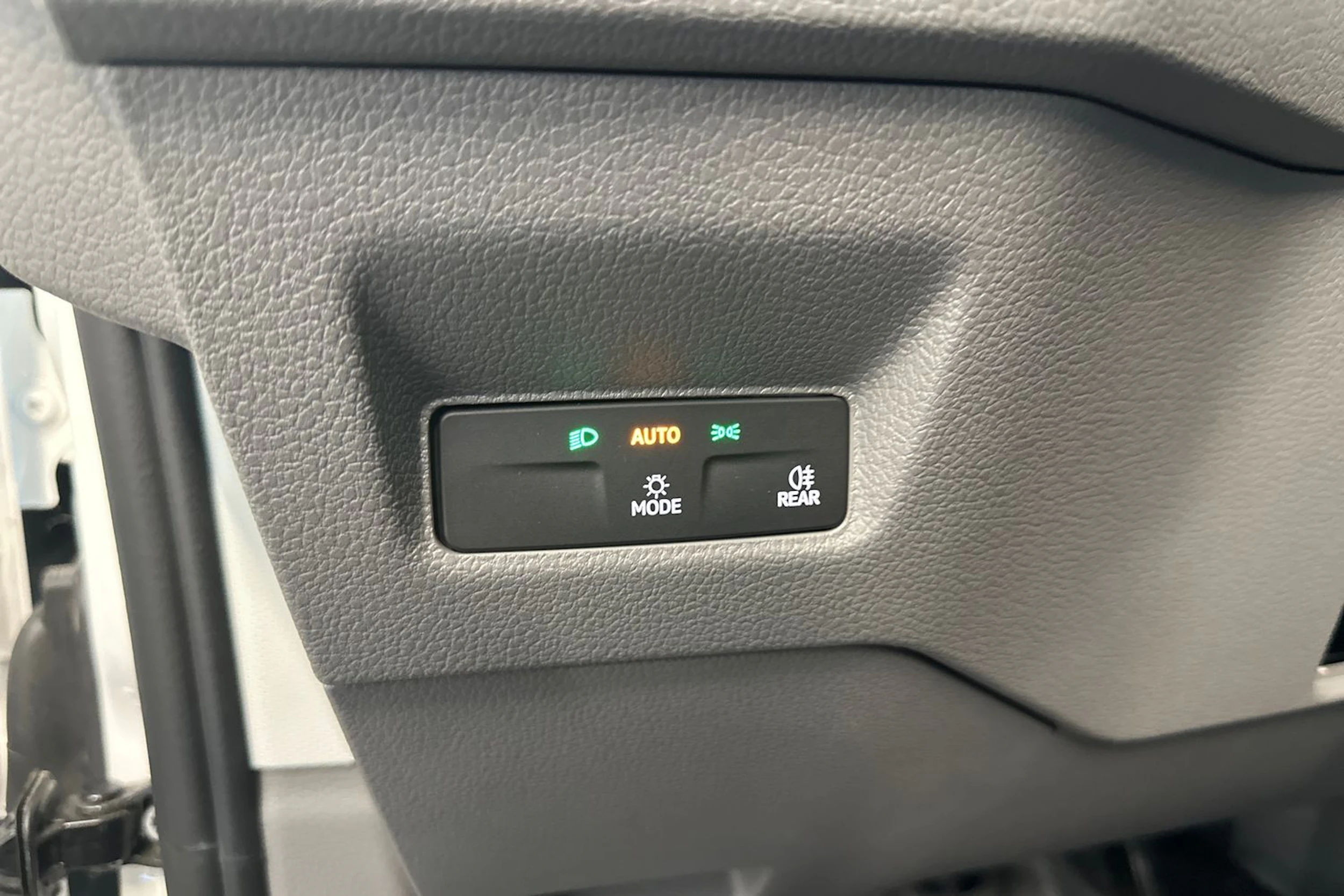 valkoinen Volkswagen Crafter 2026 kuva 14.