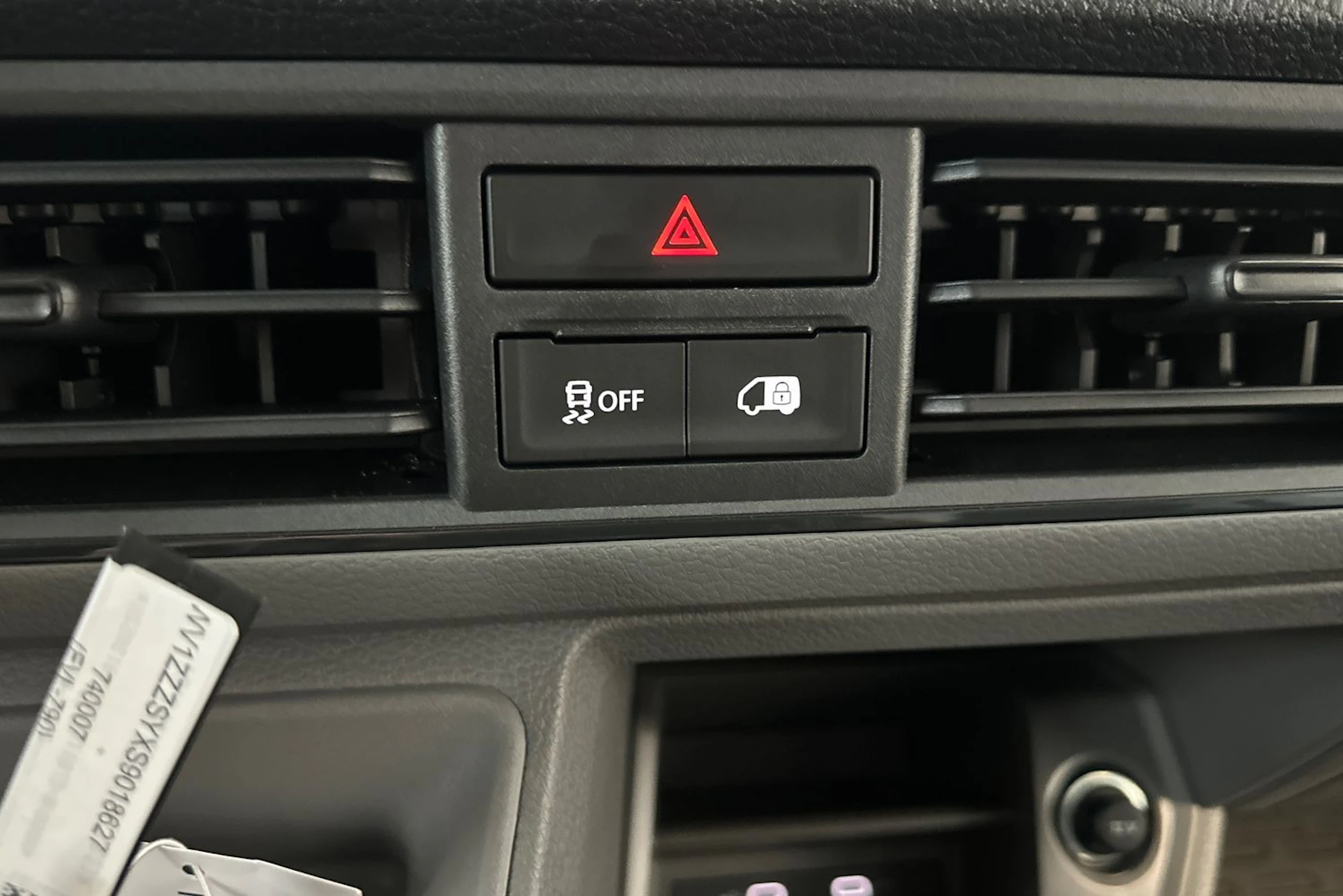 valkoinen Volkswagen Crafter 2026 kuva 24.