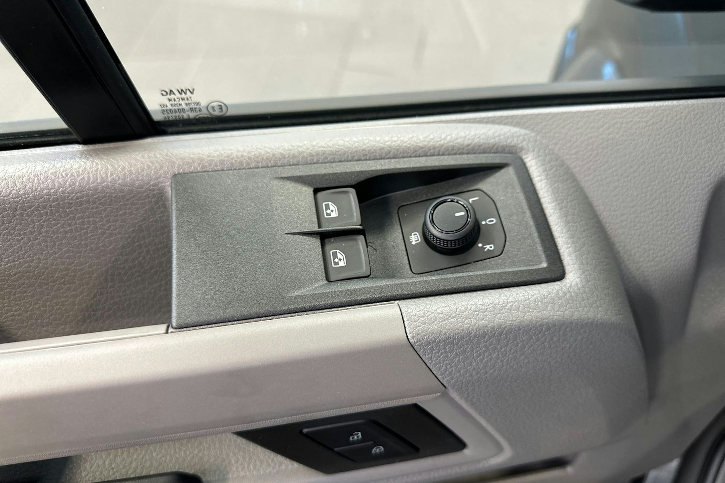 harmaa Volkswagen Crafter 2026 kuva 18.