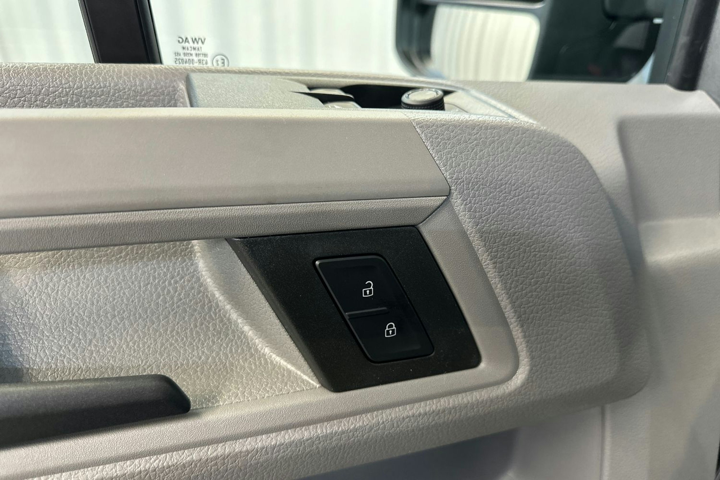 harmaa Volkswagen Crafter 2026 kuva 19.