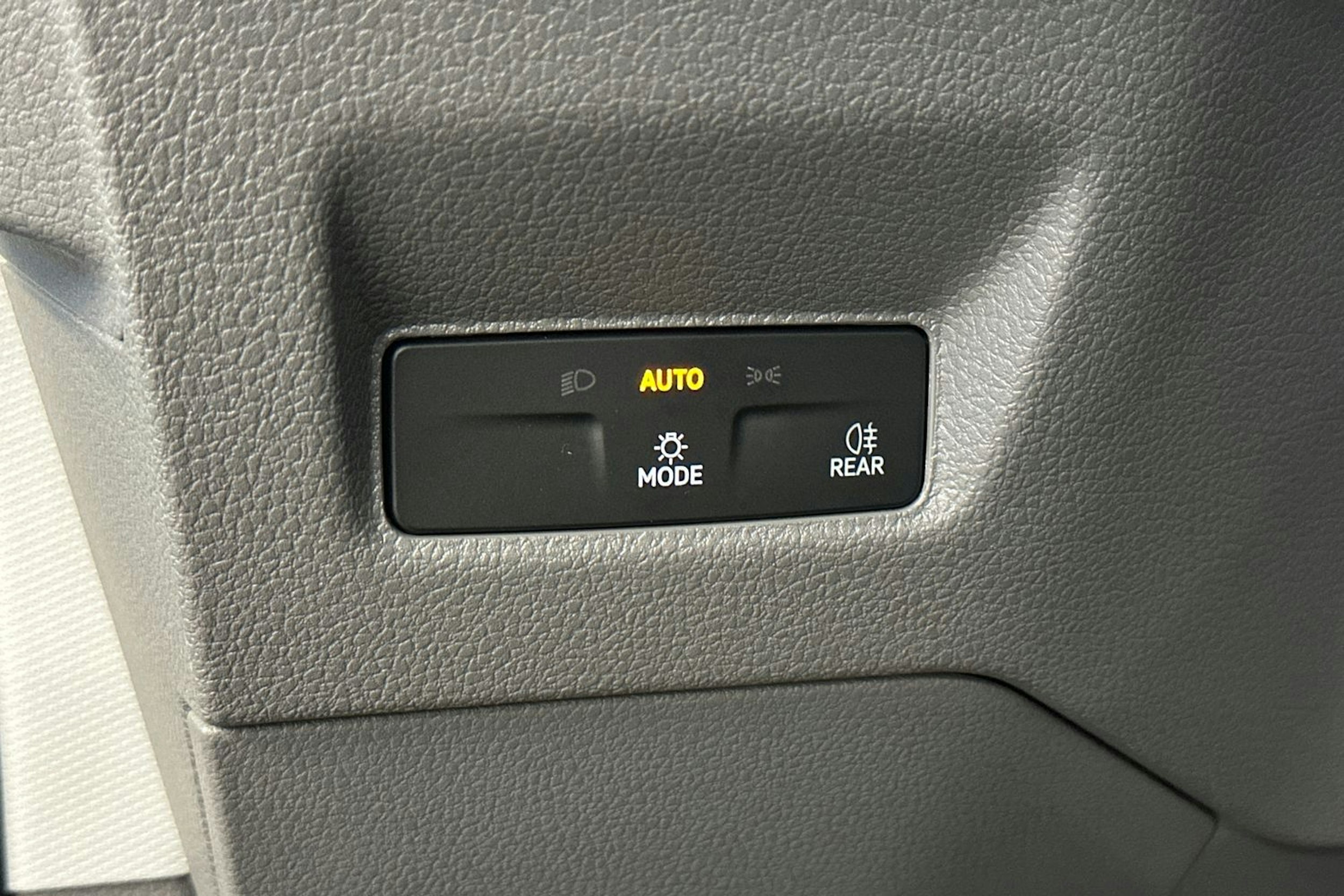 harmaa Volkswagen Crafter 2026 kuva 20.