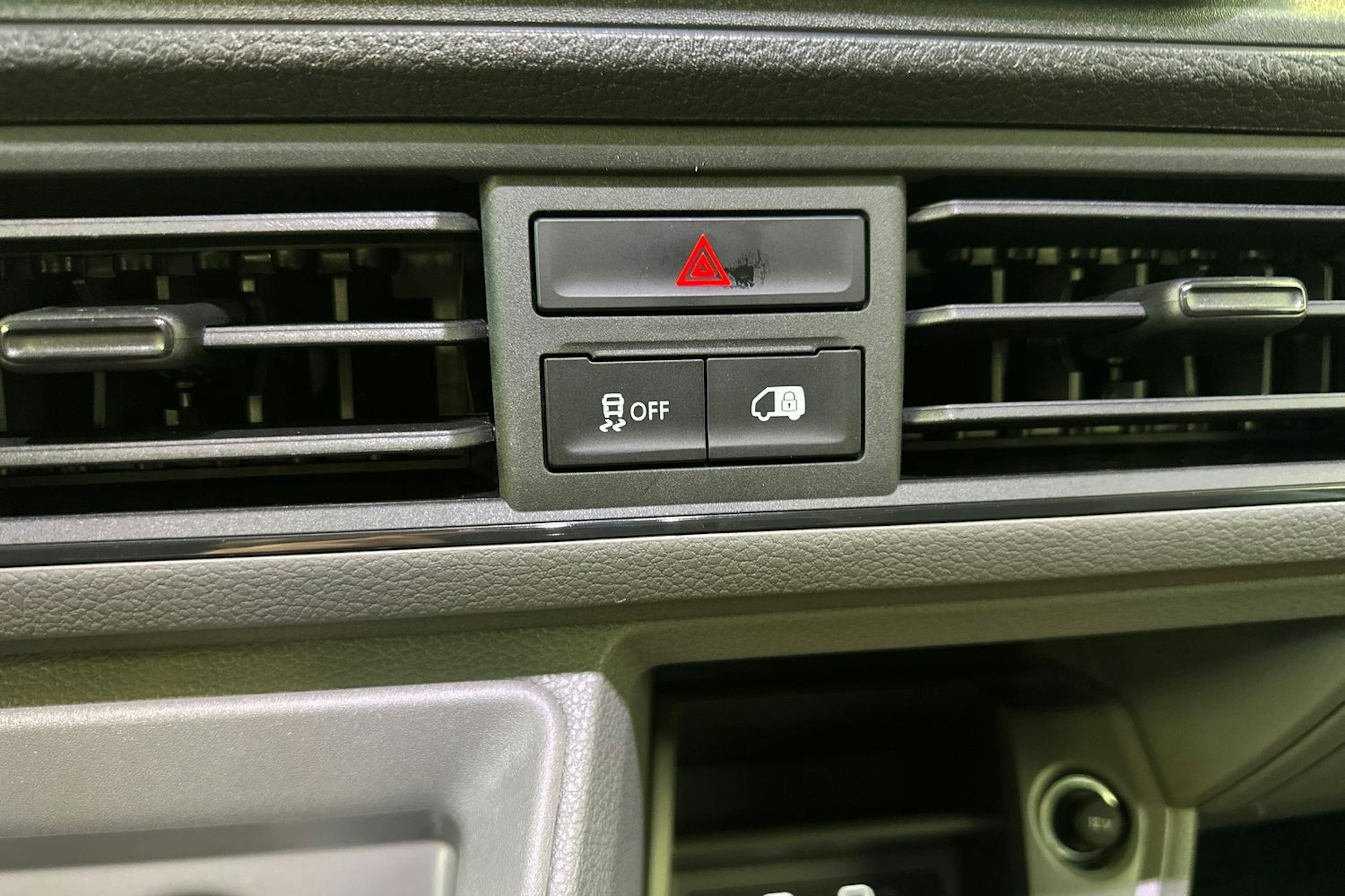 harmaa Volkswagen Crafter 2026 kuva 31.