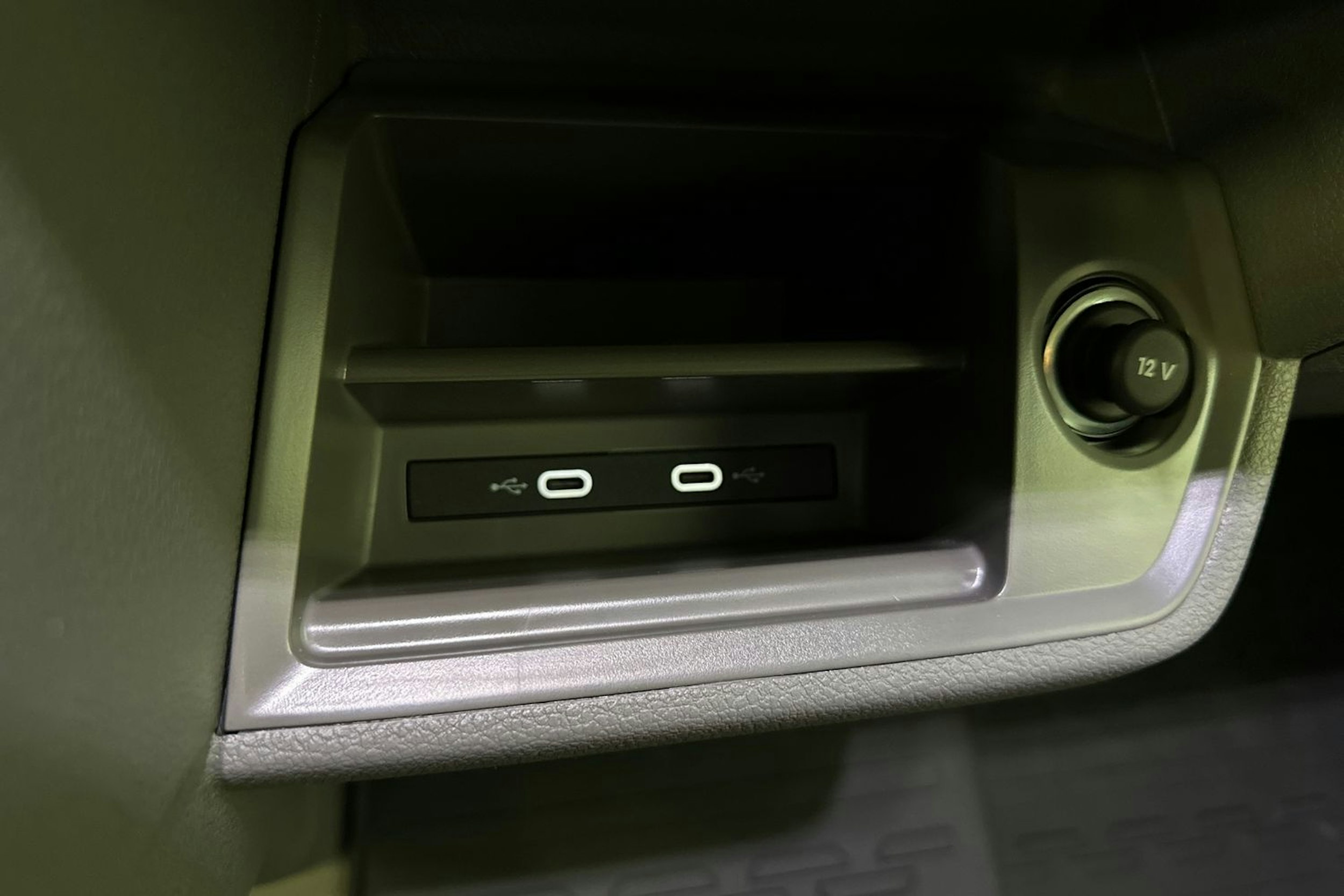 harmaa Volkswagen Crafter 2026 kuva 32.