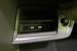 harmaa Volkswagen Crafter 2026 kuva 32.