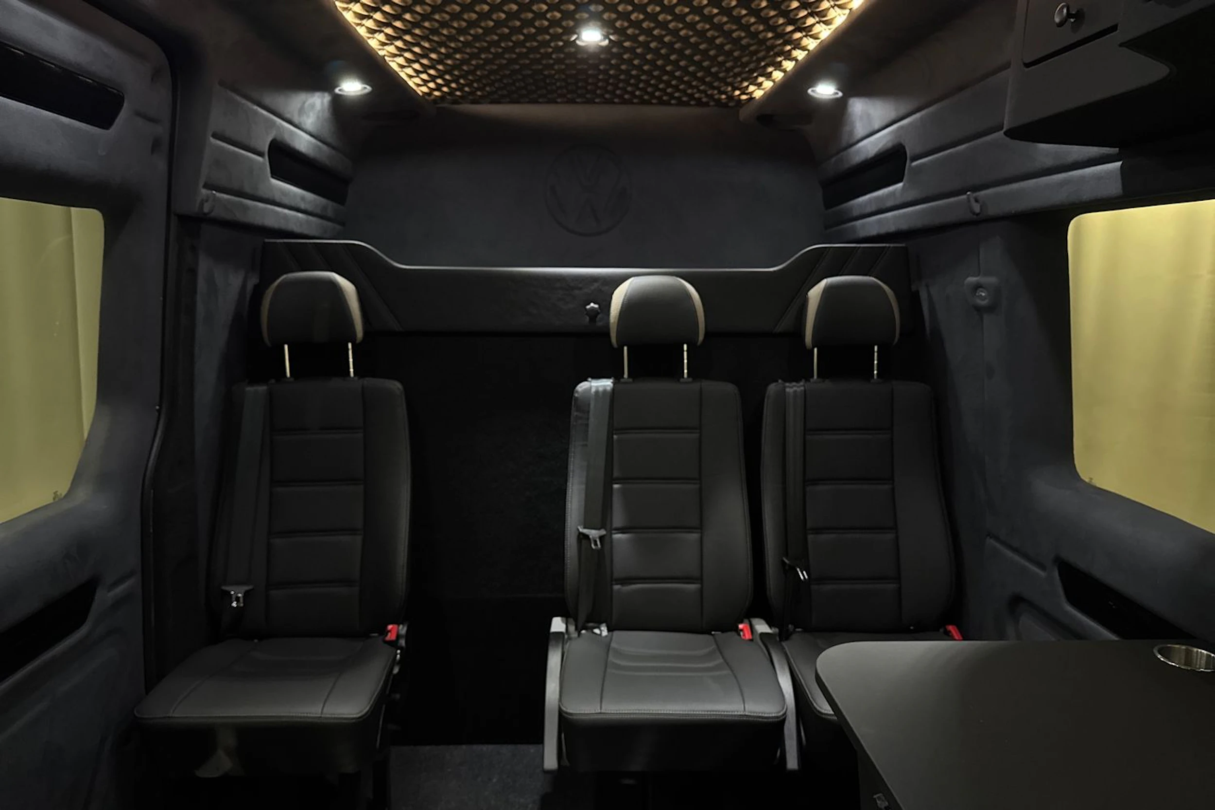 met. harmaa Volkswagen Crafter 2026 kuva 16.