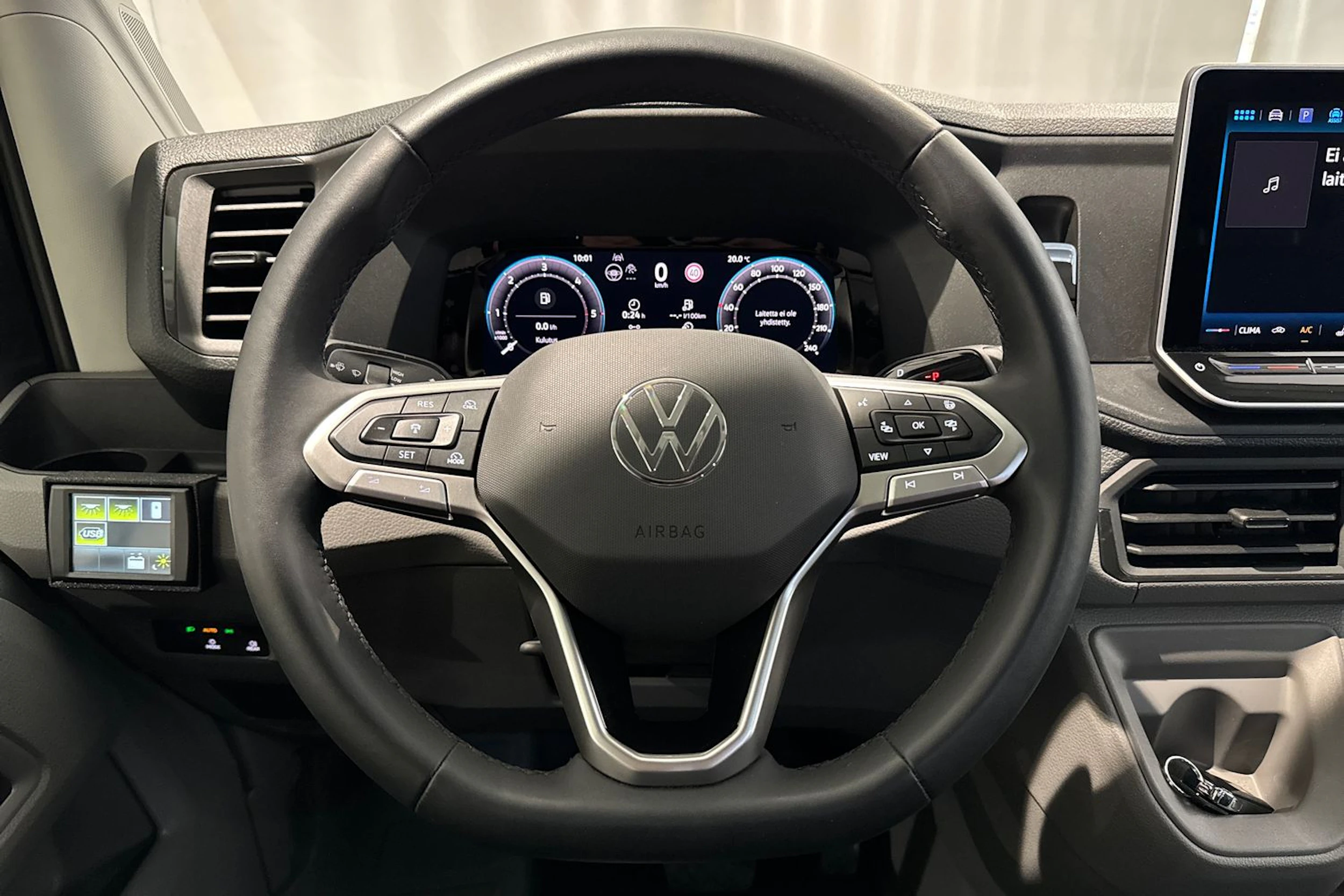 met. harmaa Volkswagen Crafter 2026 kuva 24.