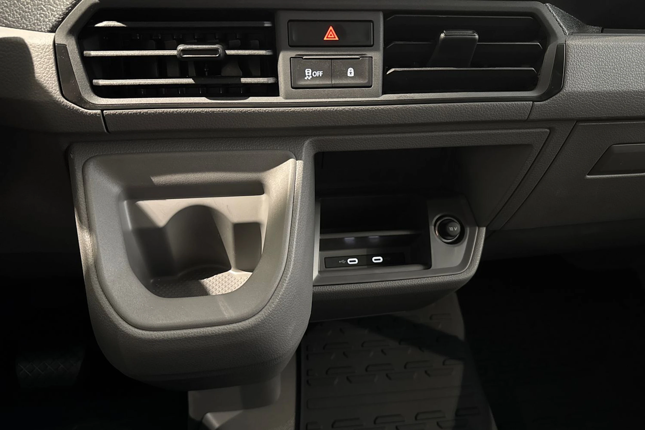met. harmaa Volkswagen Crafter 2026 kuva 33.