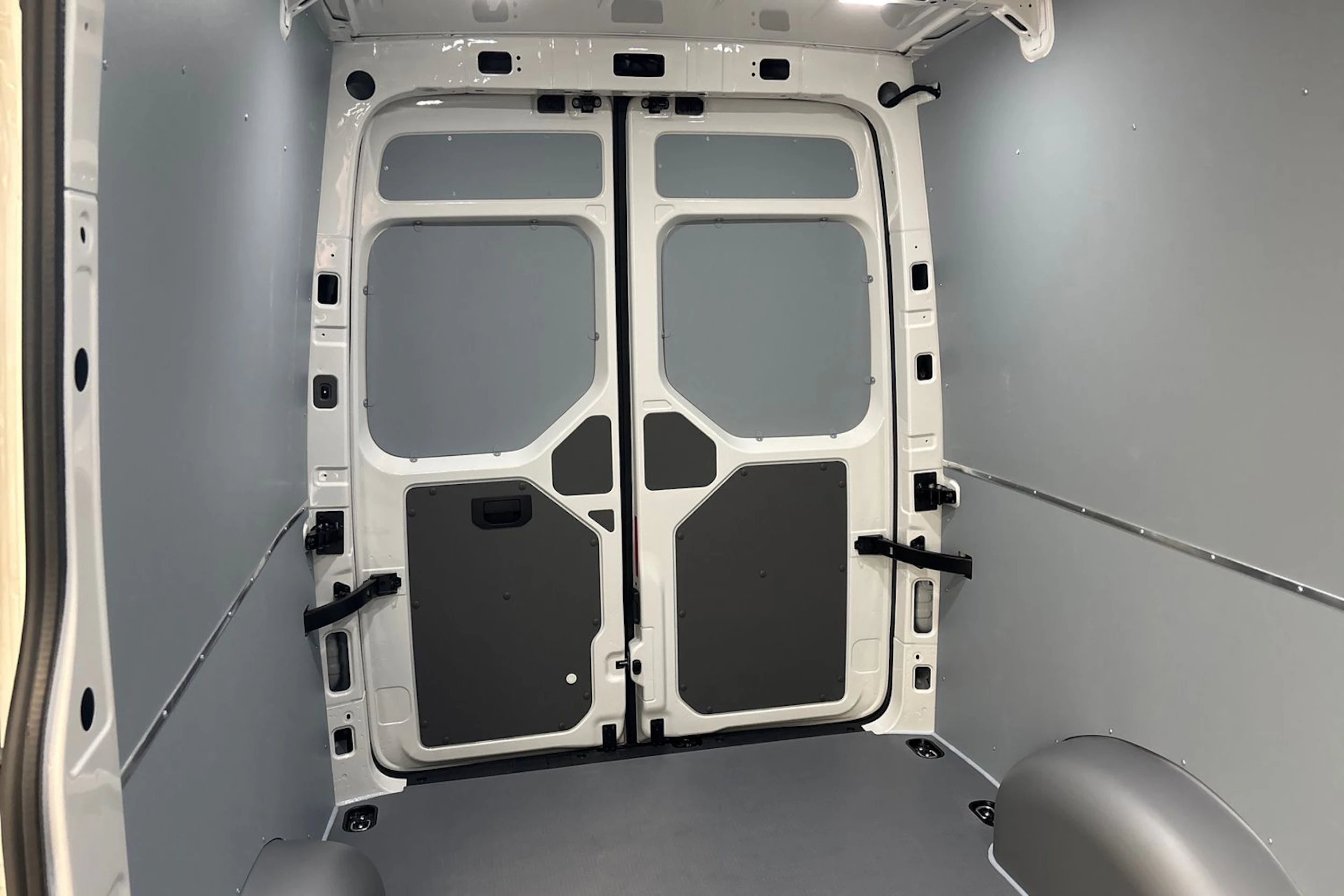 valkoinen Volkswagen Crafter 2026 kuva 16.