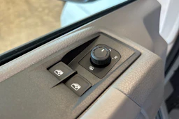 valkoinen Volkswagen Crafter 2026 kuva 18.