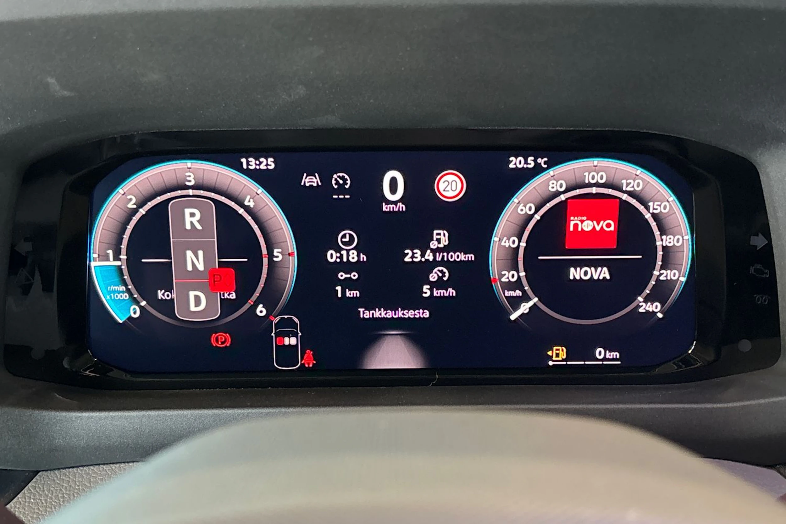 valkoinen Volkswagen Crafter 2026 kuva 33.