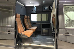 met. musta Volkswagen Crafter 2026 kuva 11.