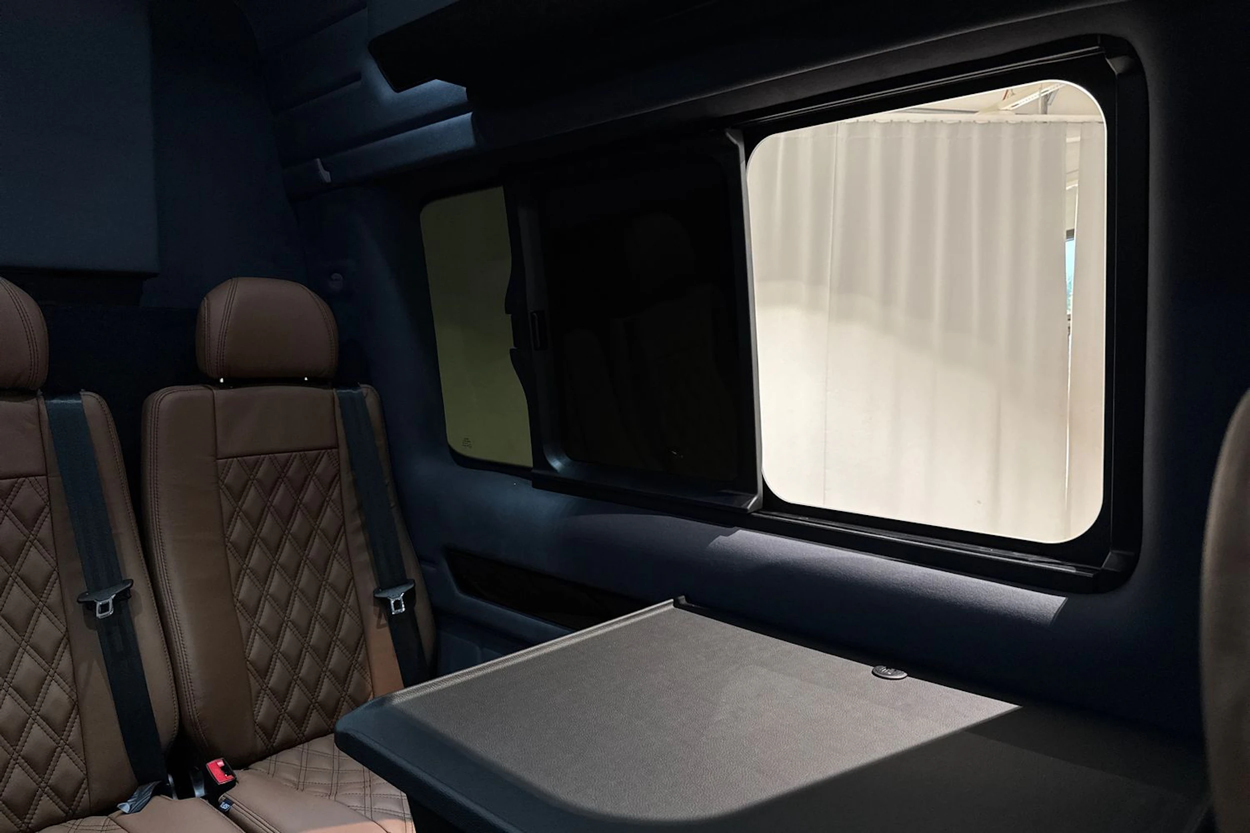 met. musta Volkswagen Crafter 2026 kuva 16.