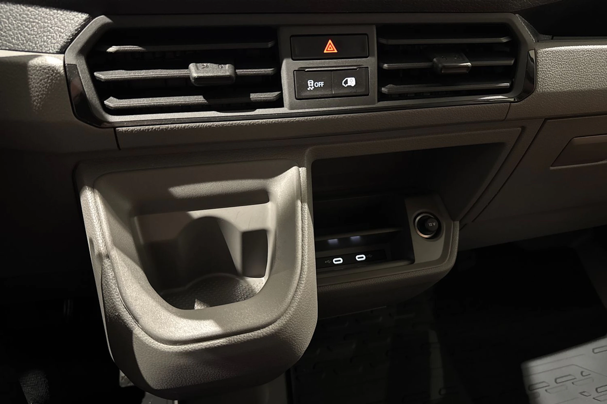 met. musta Volkswagen Crafter 2026 kuva 30.