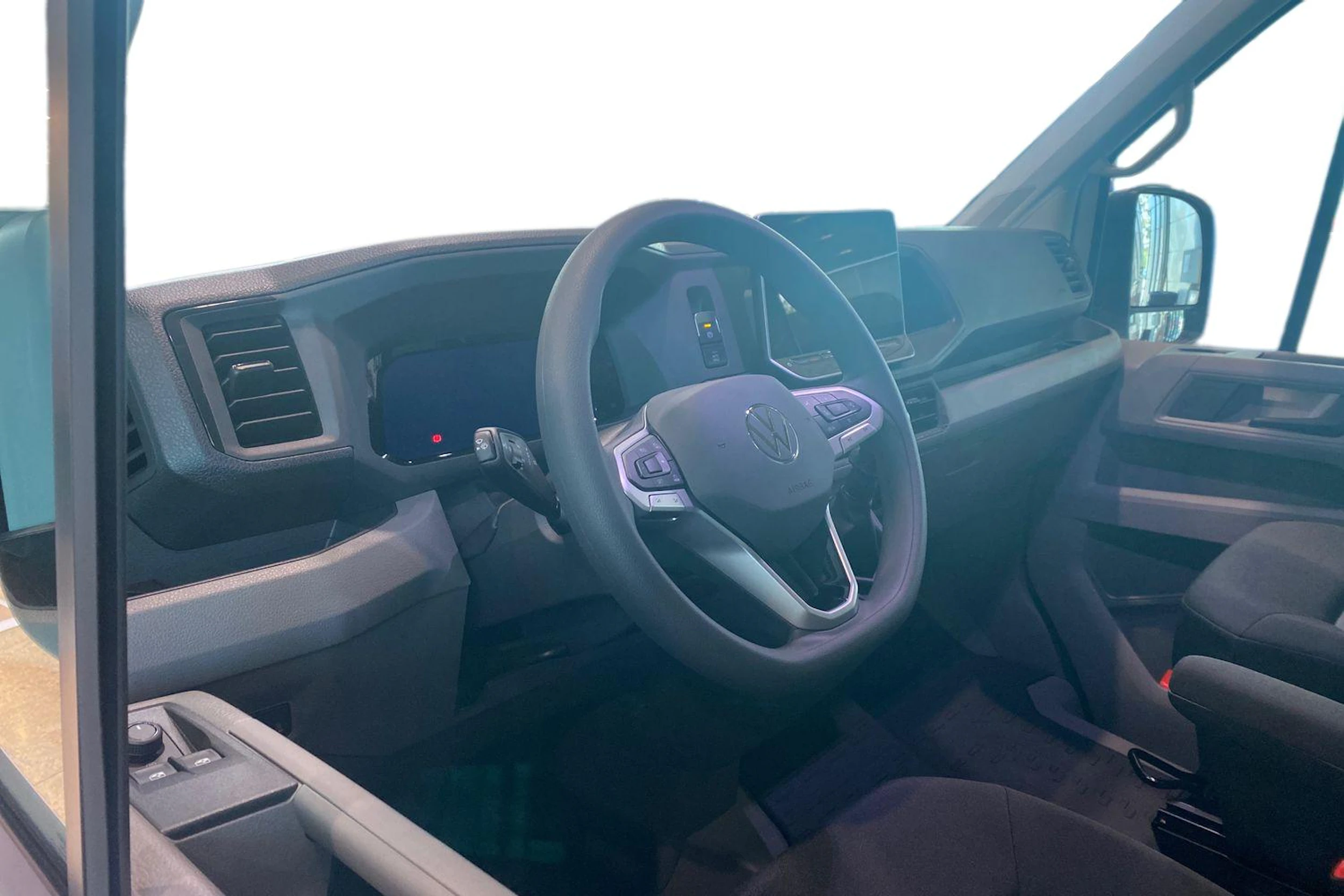 valkoinen Volkswagen Crafter 2026 kuva 8.