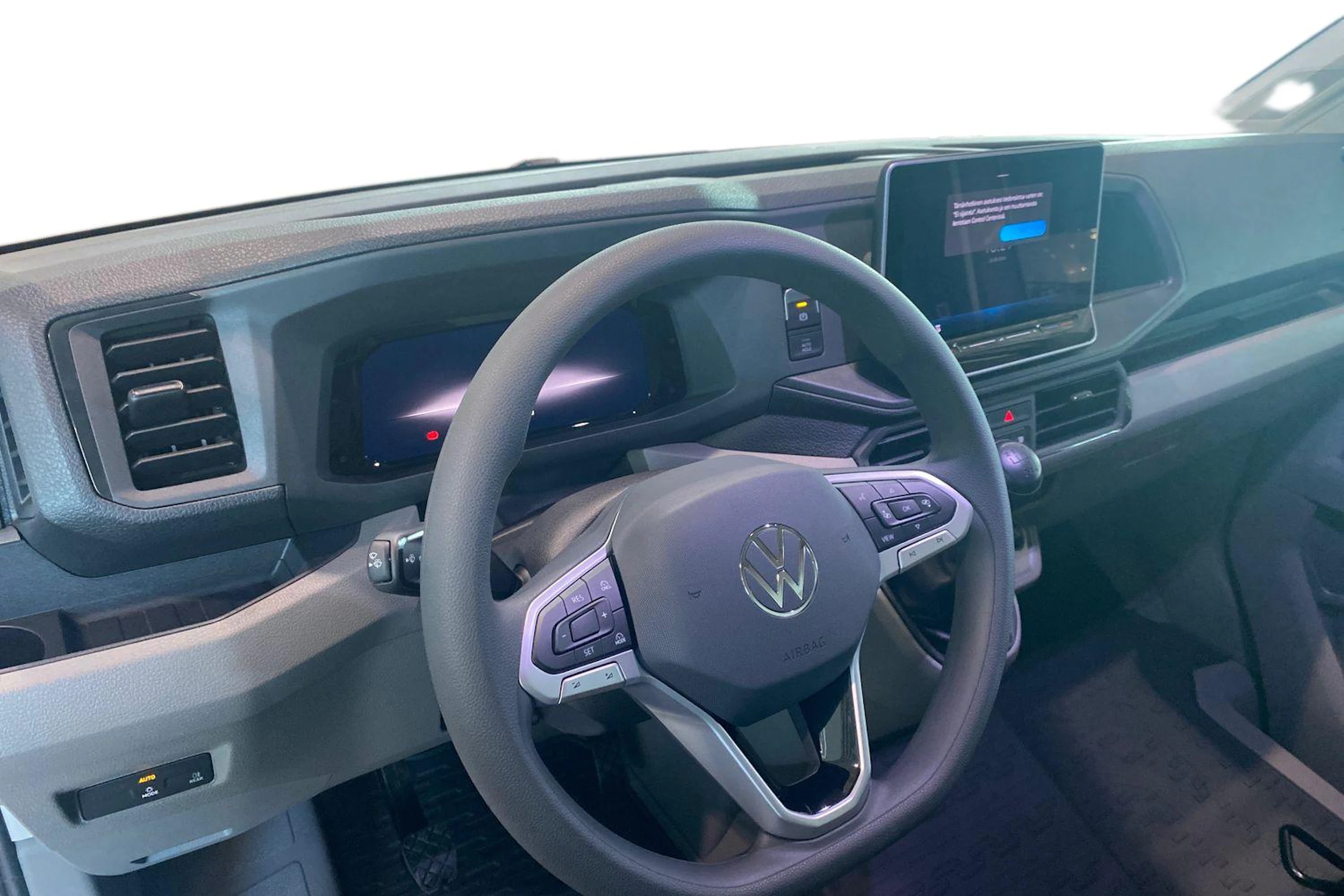 valkoinen Volkswagen Crafter 2026 kuva 9.