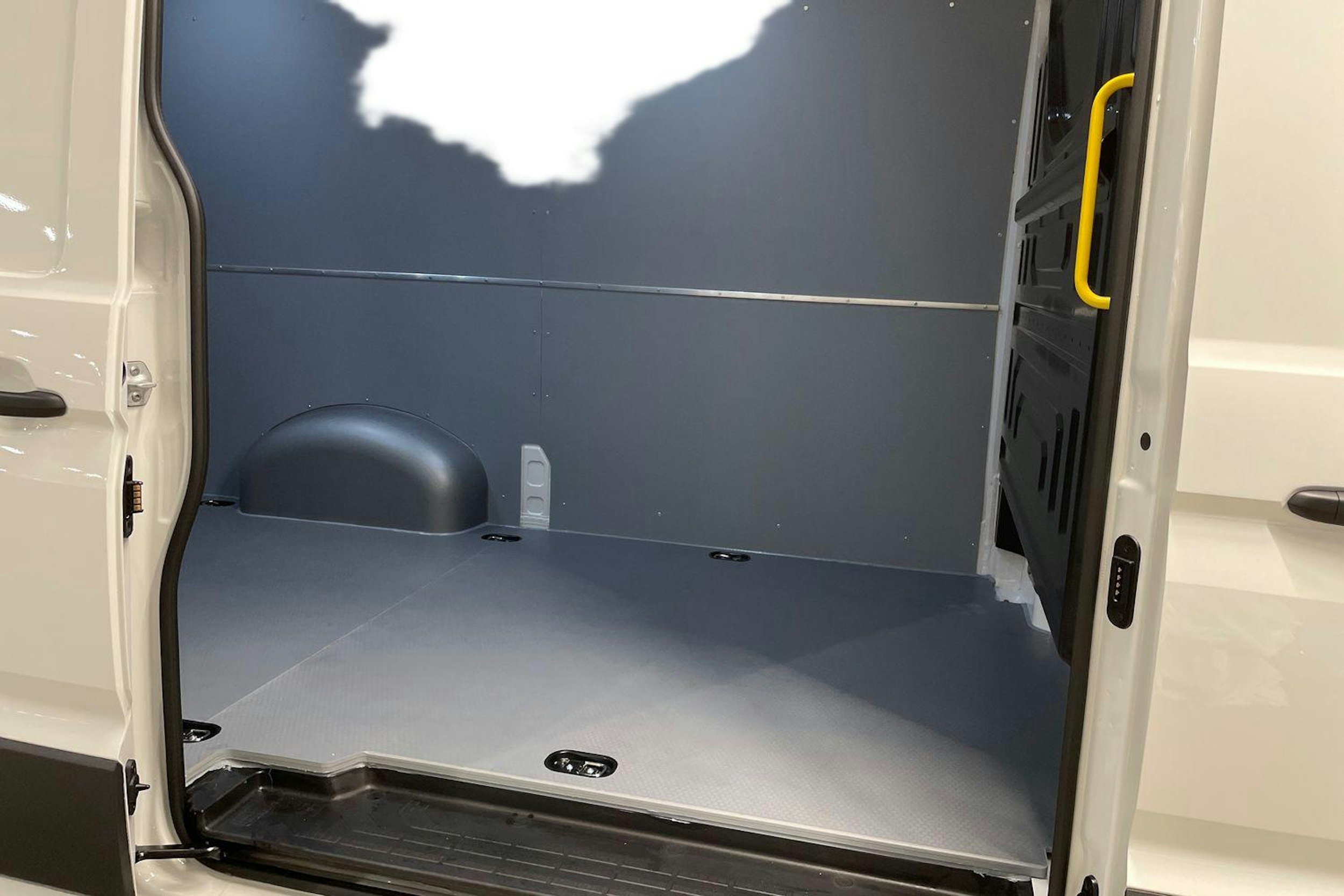 valkoinen Volkswagen Crafter 2026 kuva 10.