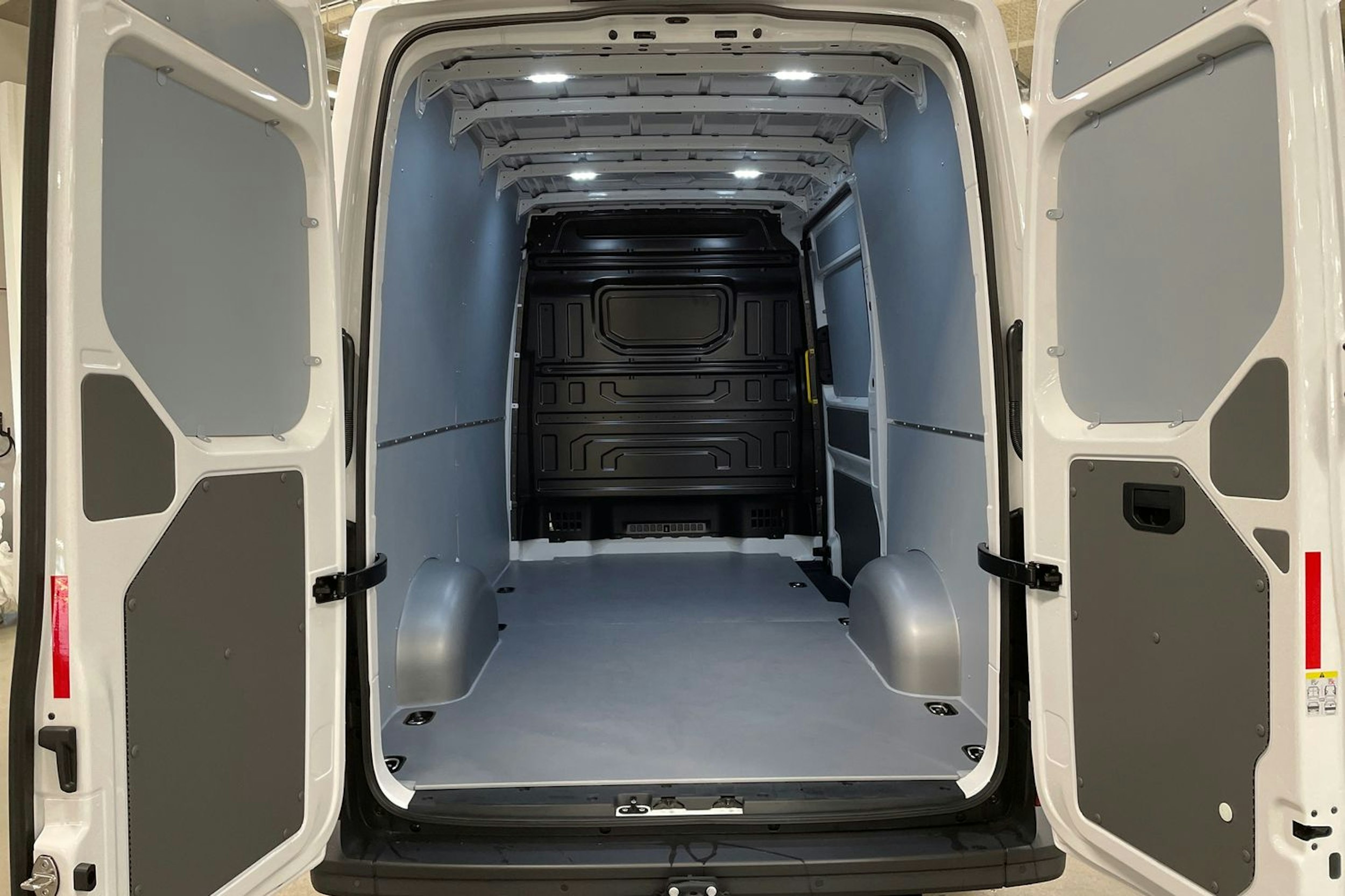 valkoinen Volkswagen Crafter 2026 kuva 12.