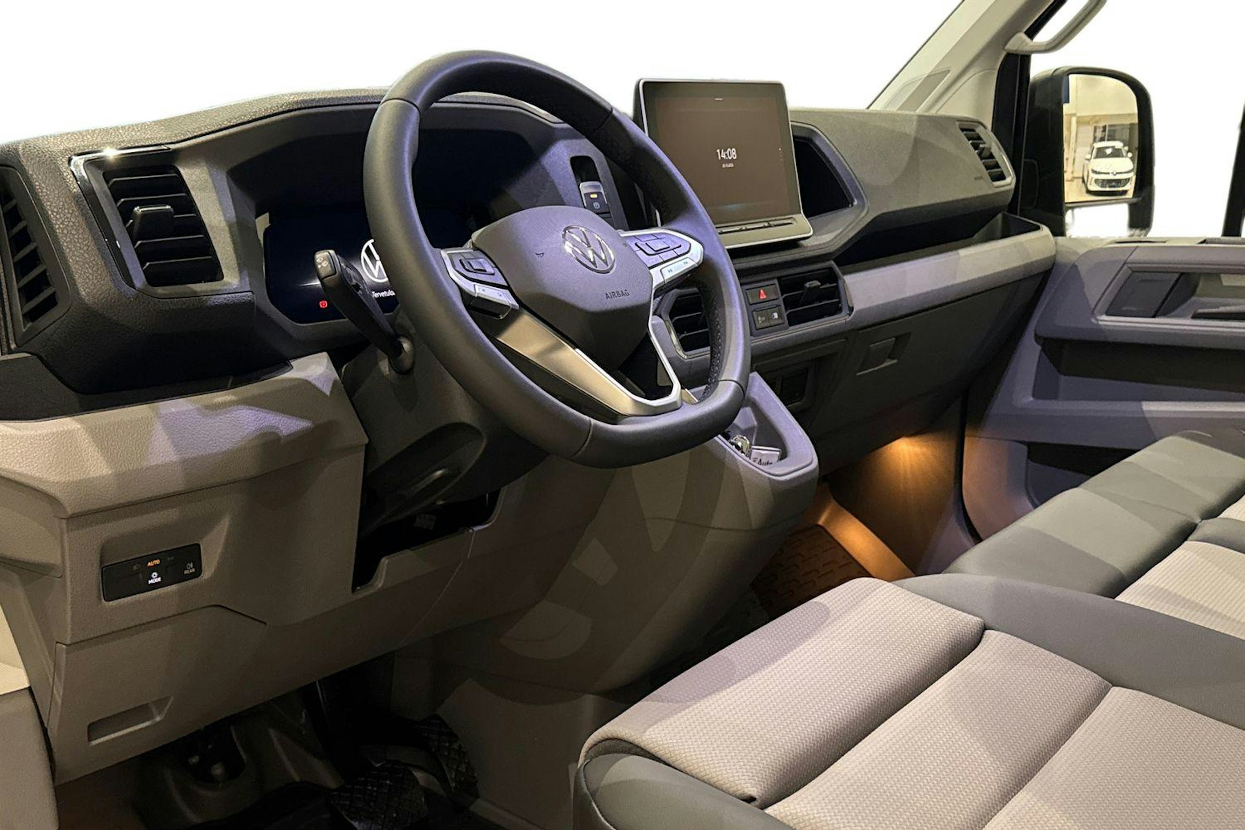 met. harmaa Volkswagen Crafter 2026 kuva 8.
