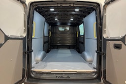 met. harmaa Volkswagen Crafter 2026 kuva 12.