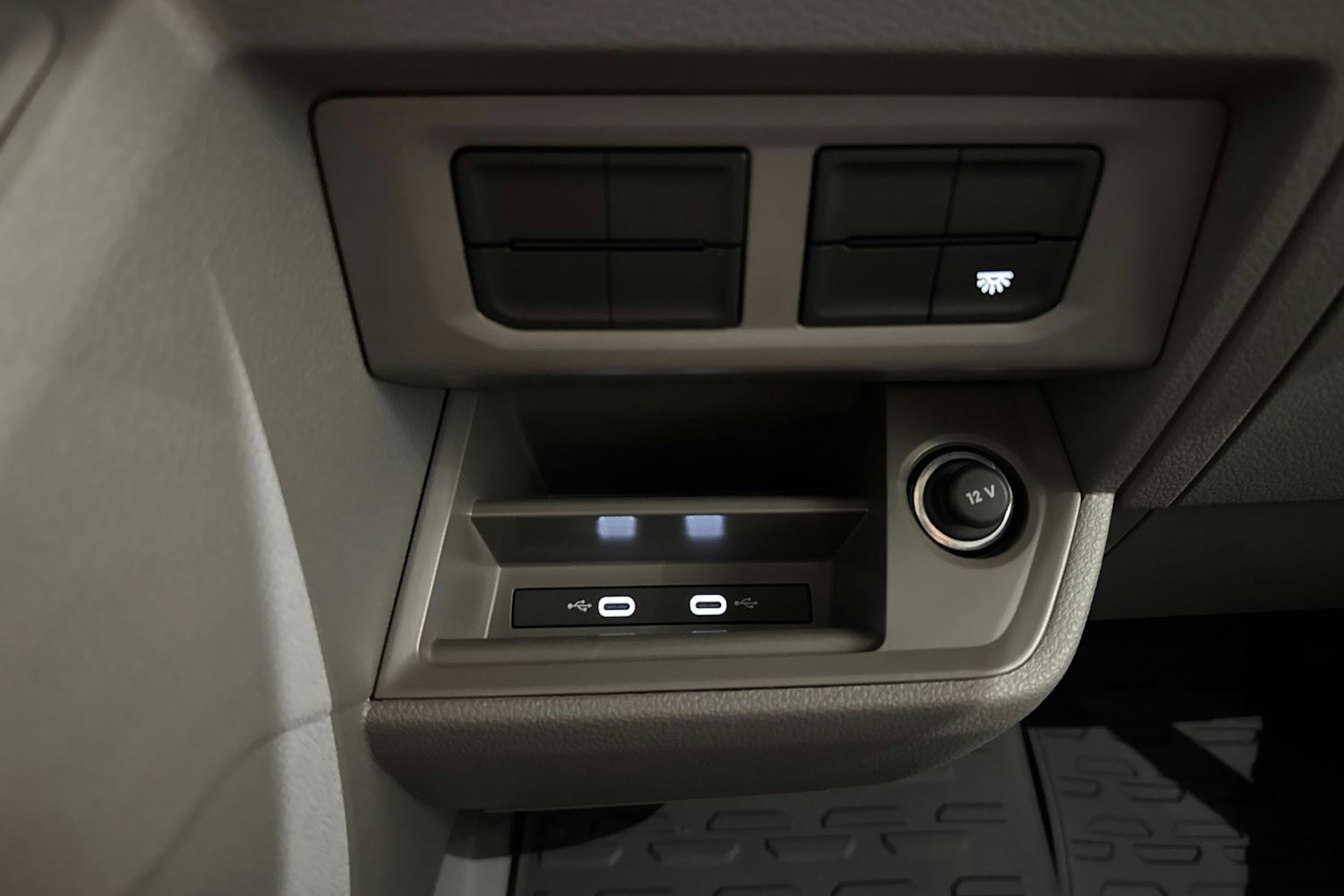 met. harmaa Volkswagen Crafter 2026 kuva 22.