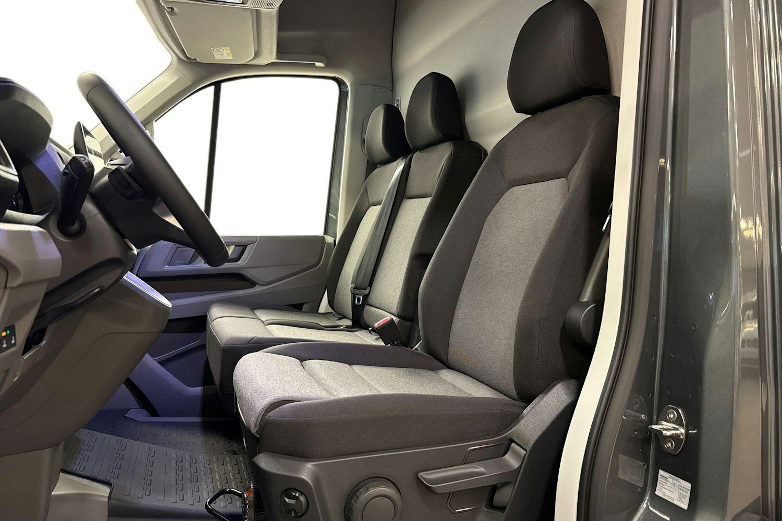met. harmaa Volkswagen Crafter 2026 kuva 6.