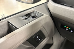 met. harmaa Volkswagen Crafter 2026 kuva 18.