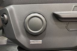 met. harmaa Volkswagen Crafter 2026 kuva 27.