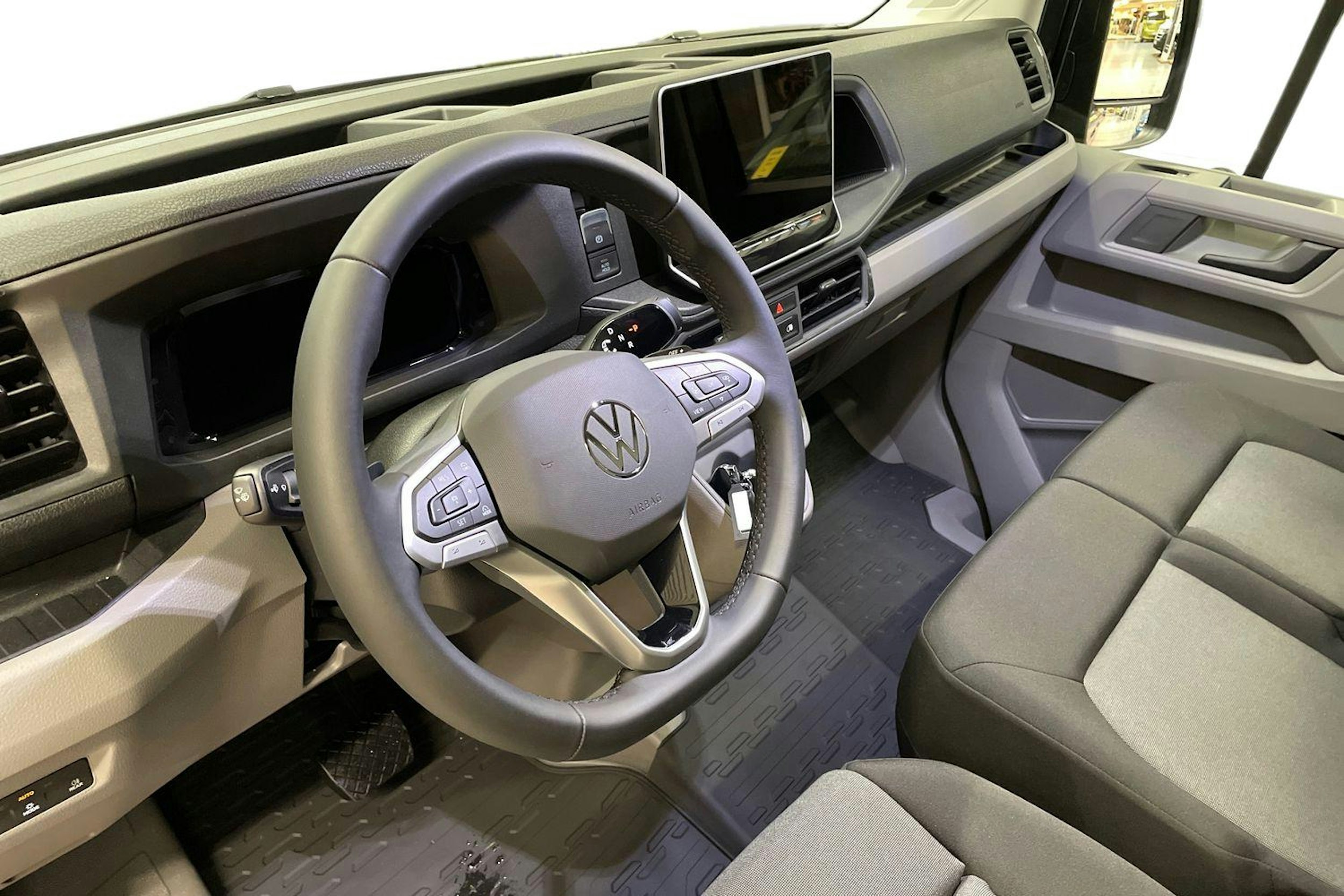 harmaa Volkswagen CRAFTER 2026 kuva 7.
